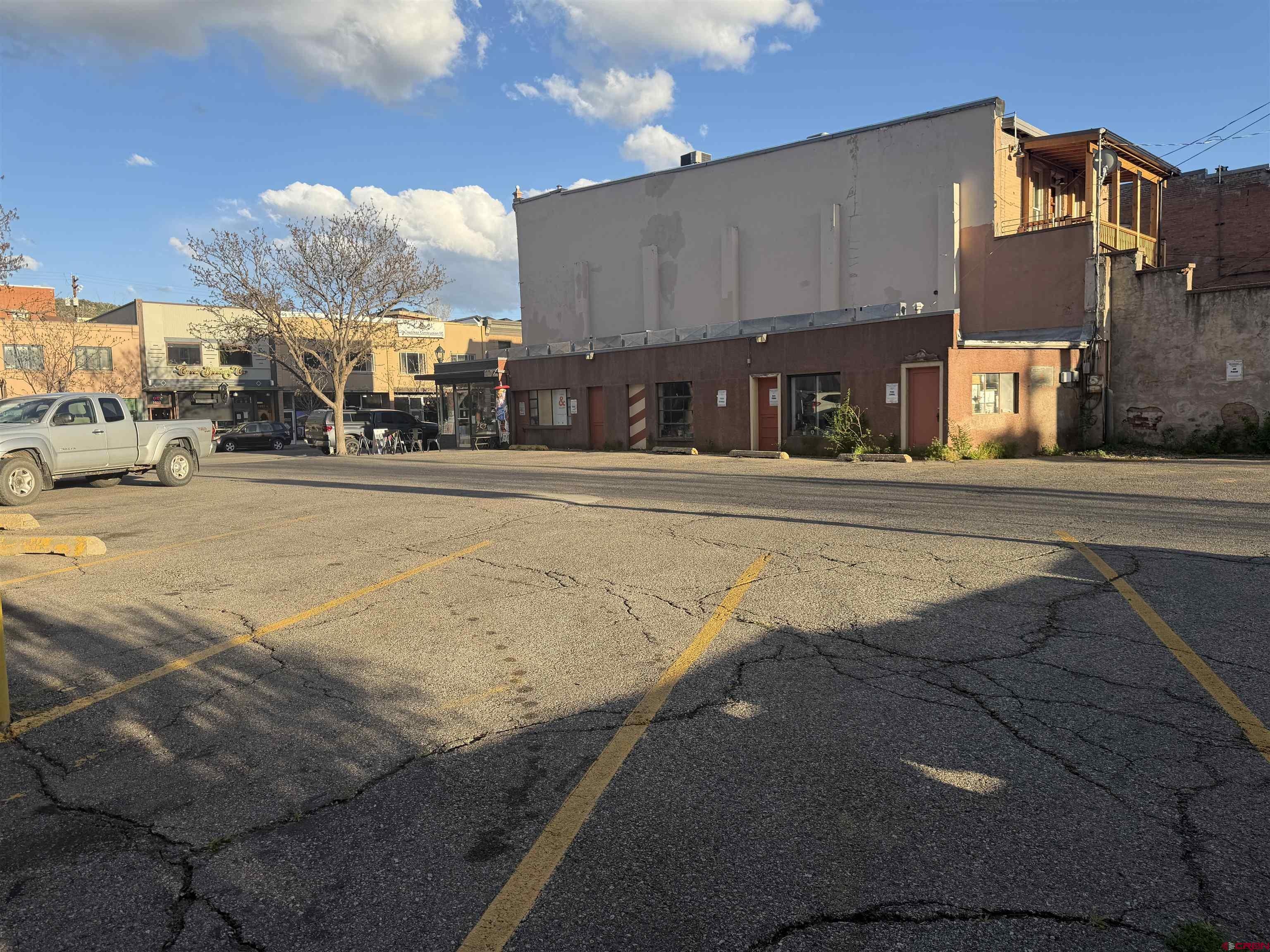 1043 Main