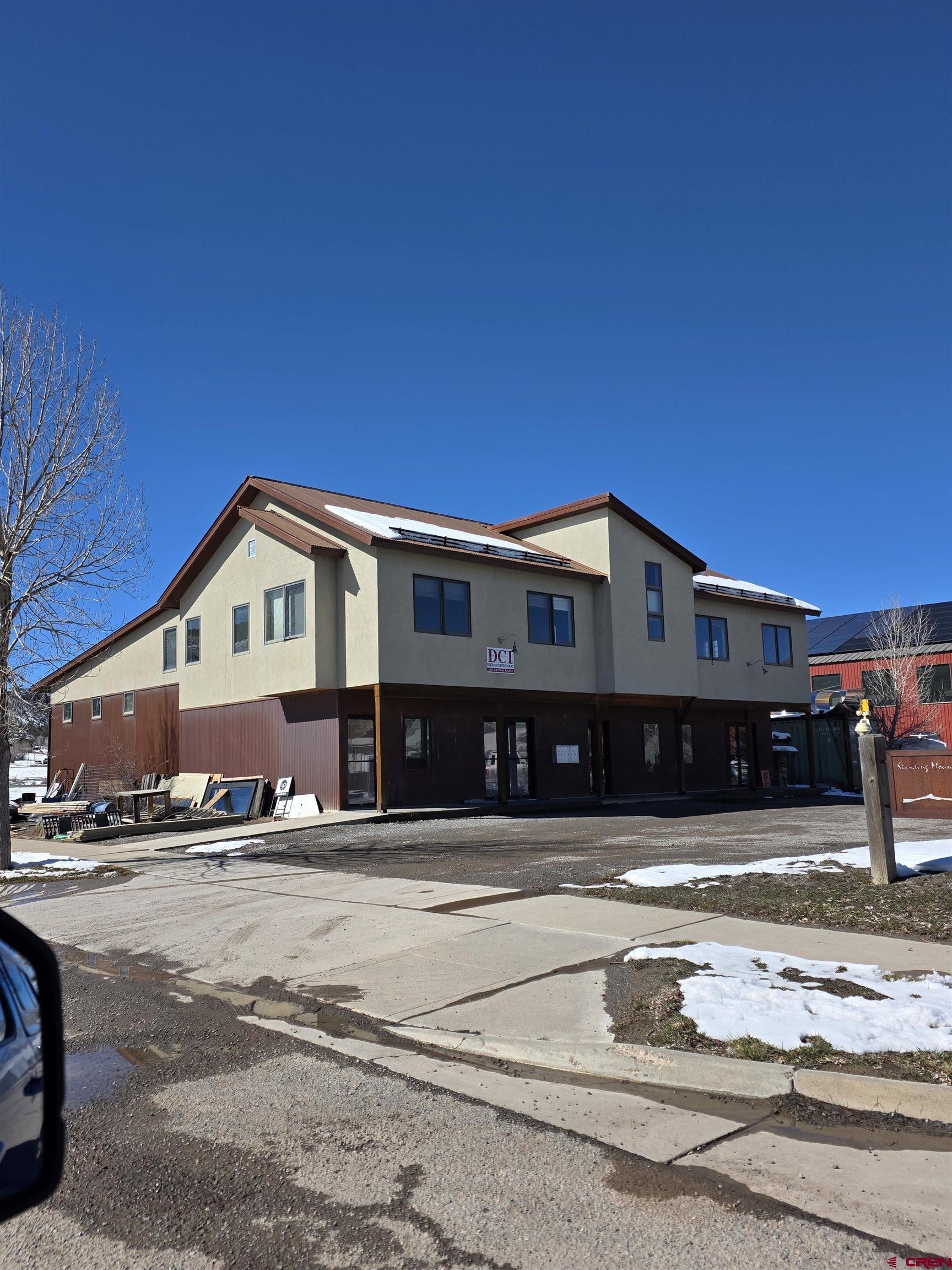 653 N Cora