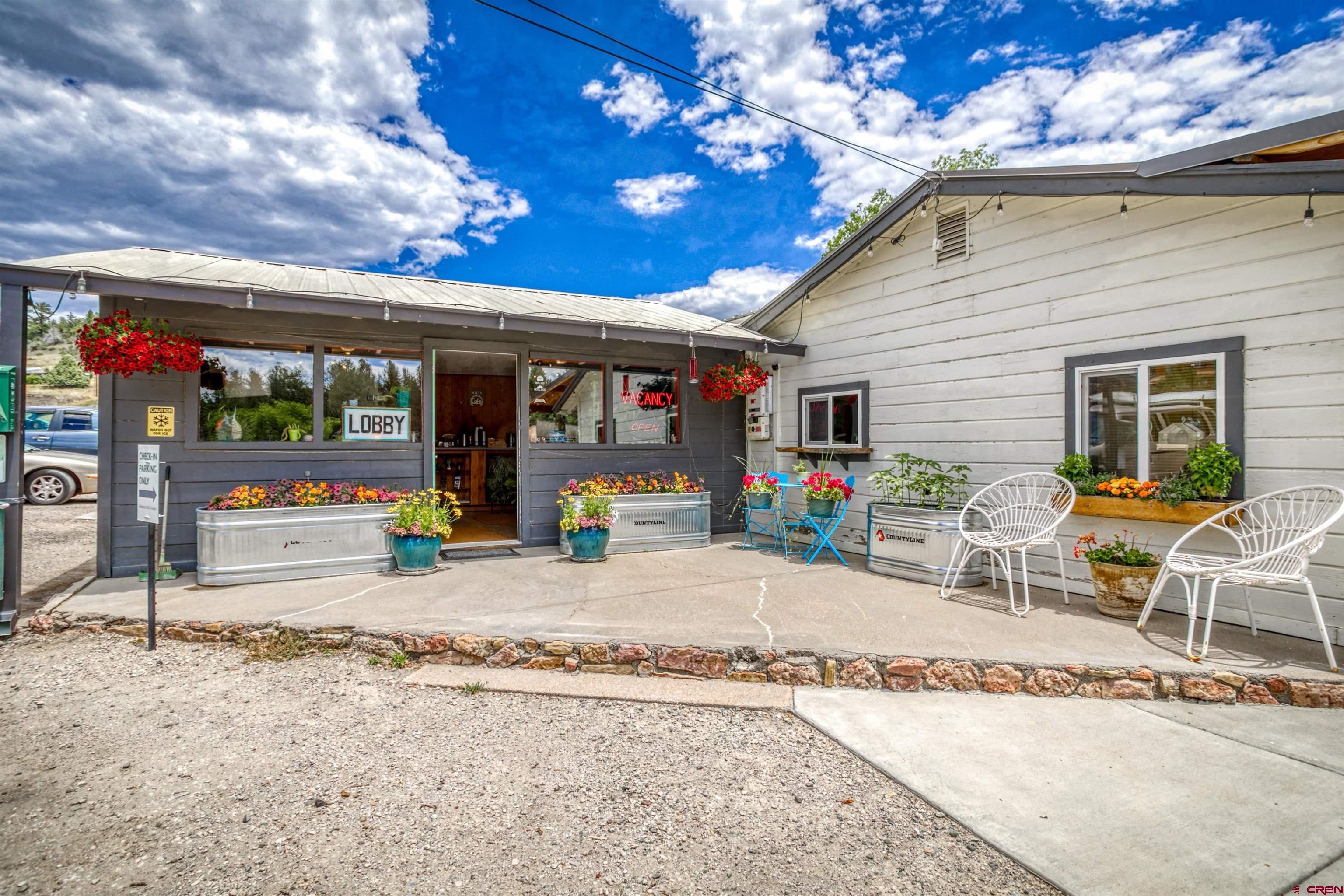651 W US Hwy 160