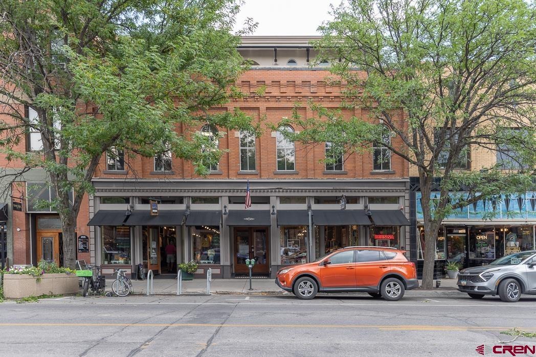 858 Main