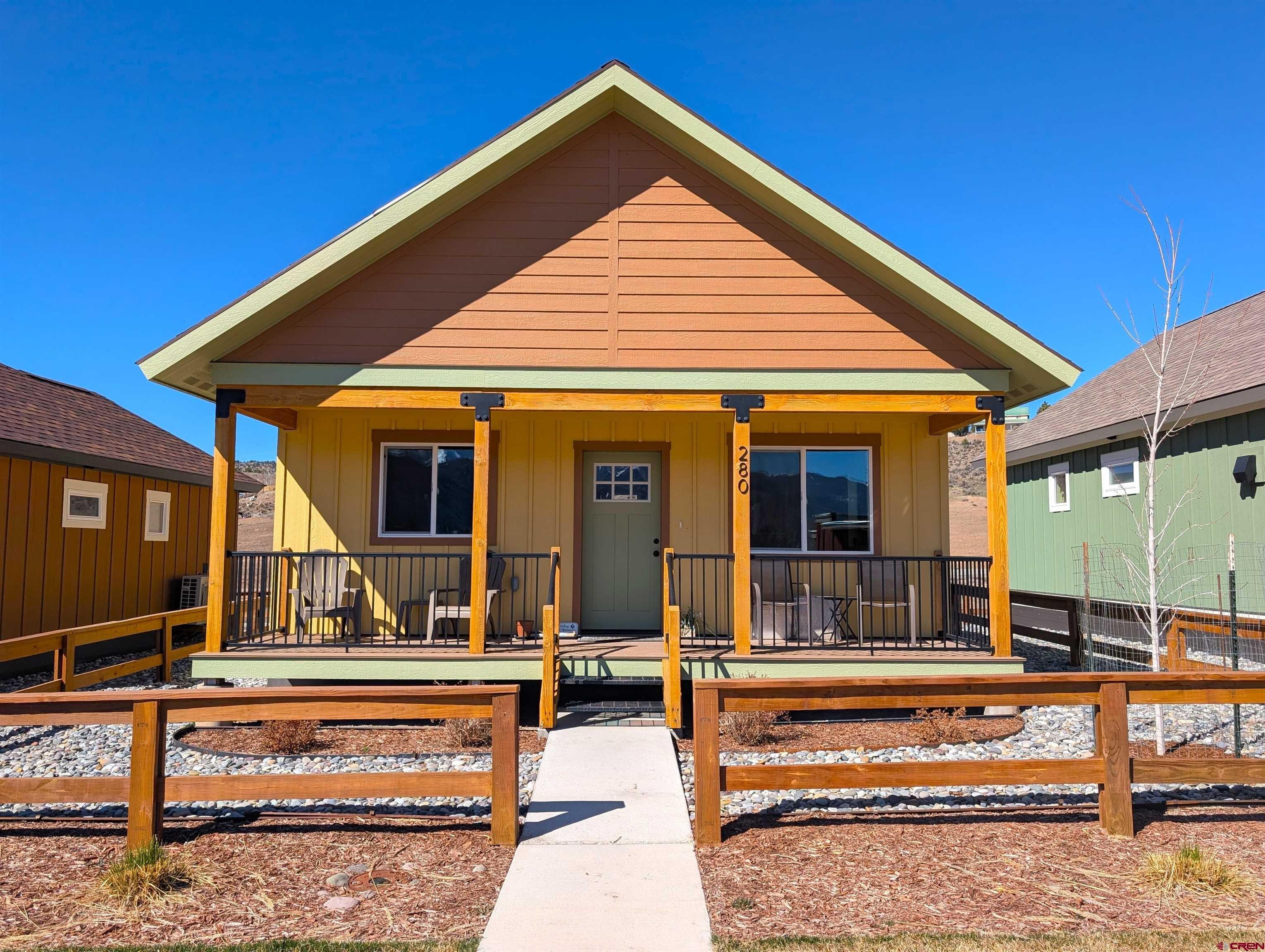 216 Redcliff