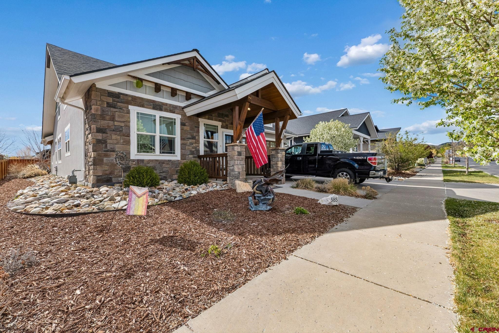 585 Prospector