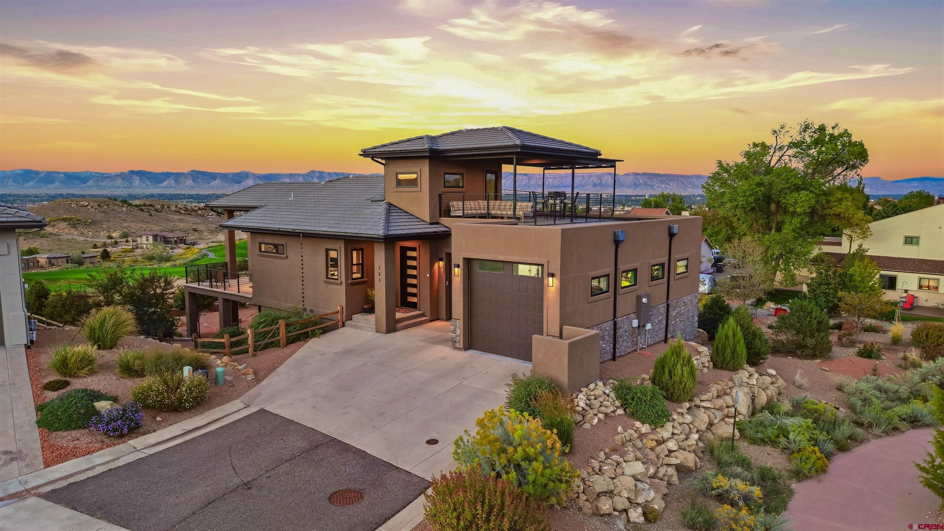 363 W Ridges