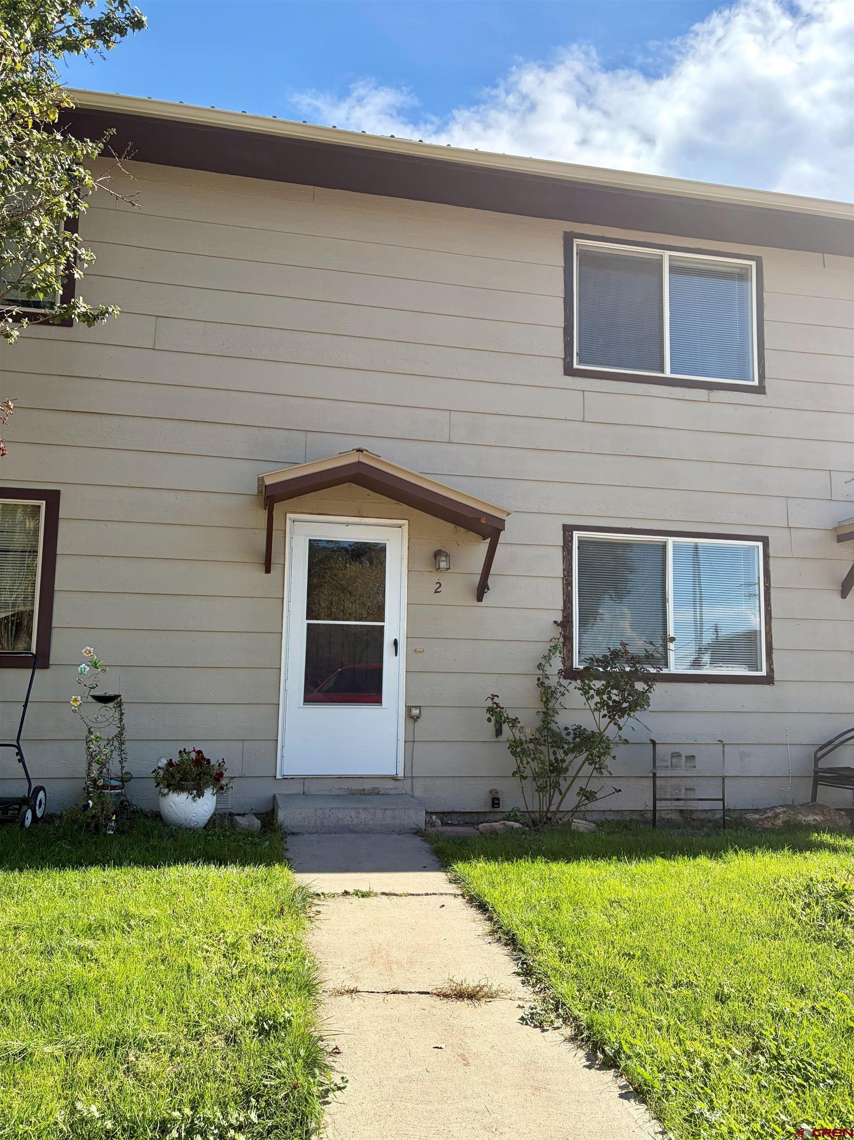 740 N Cascade