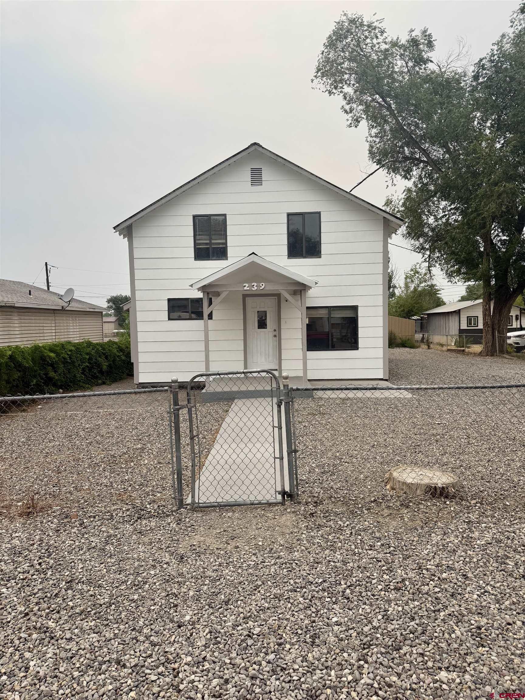 239 W North 1st