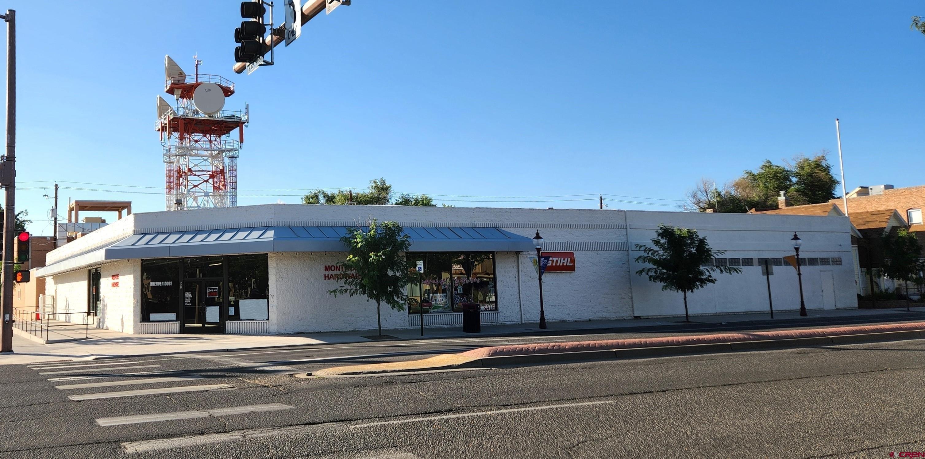 601 E Main
