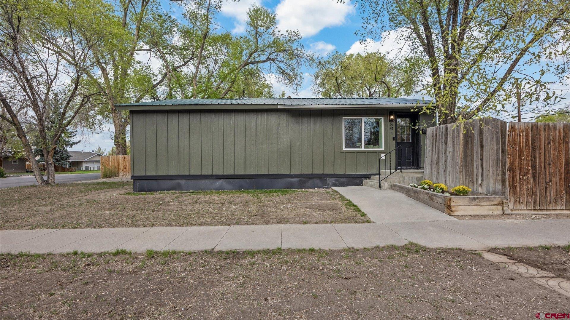 801 S Cascade