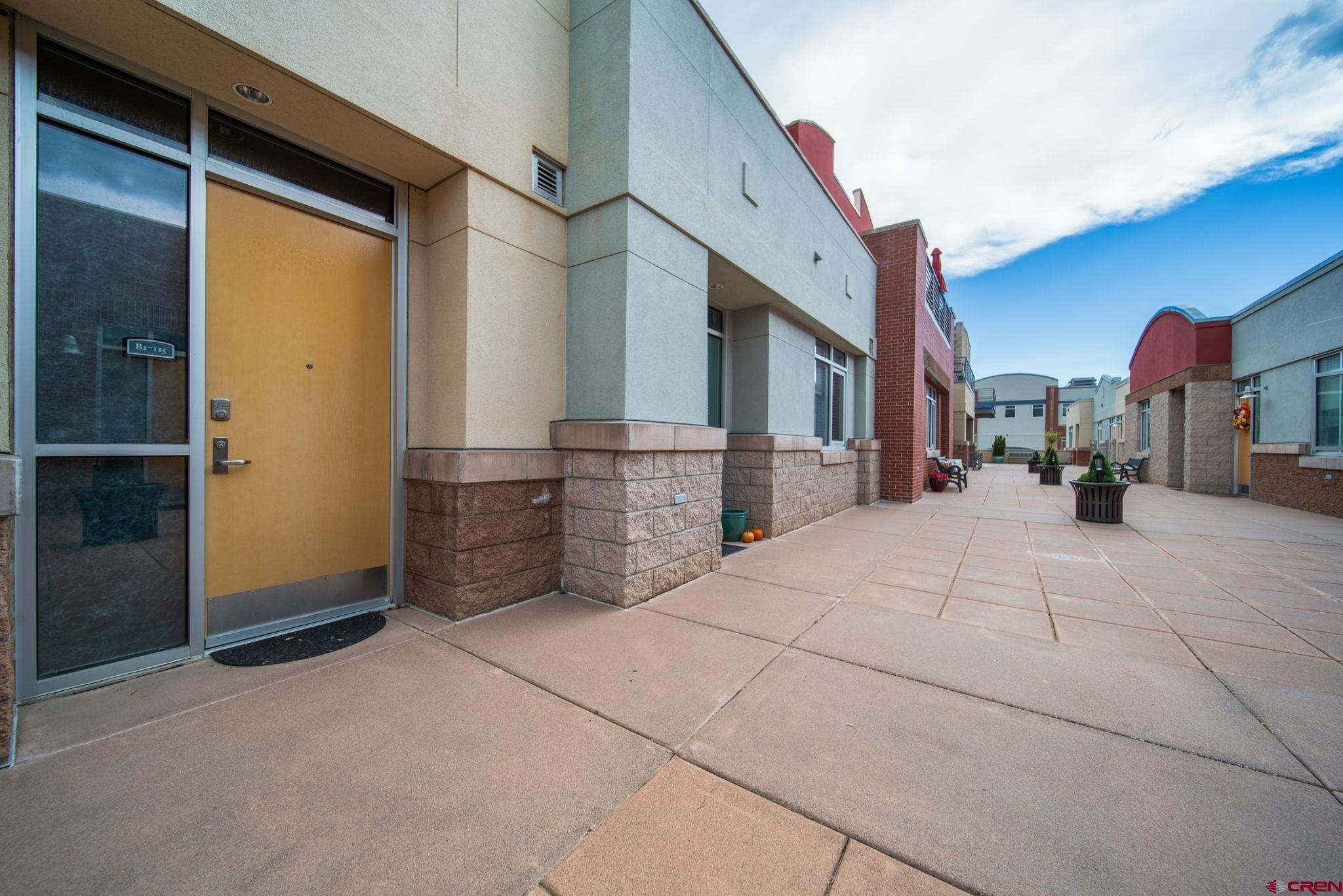 555 Rivergate Lane