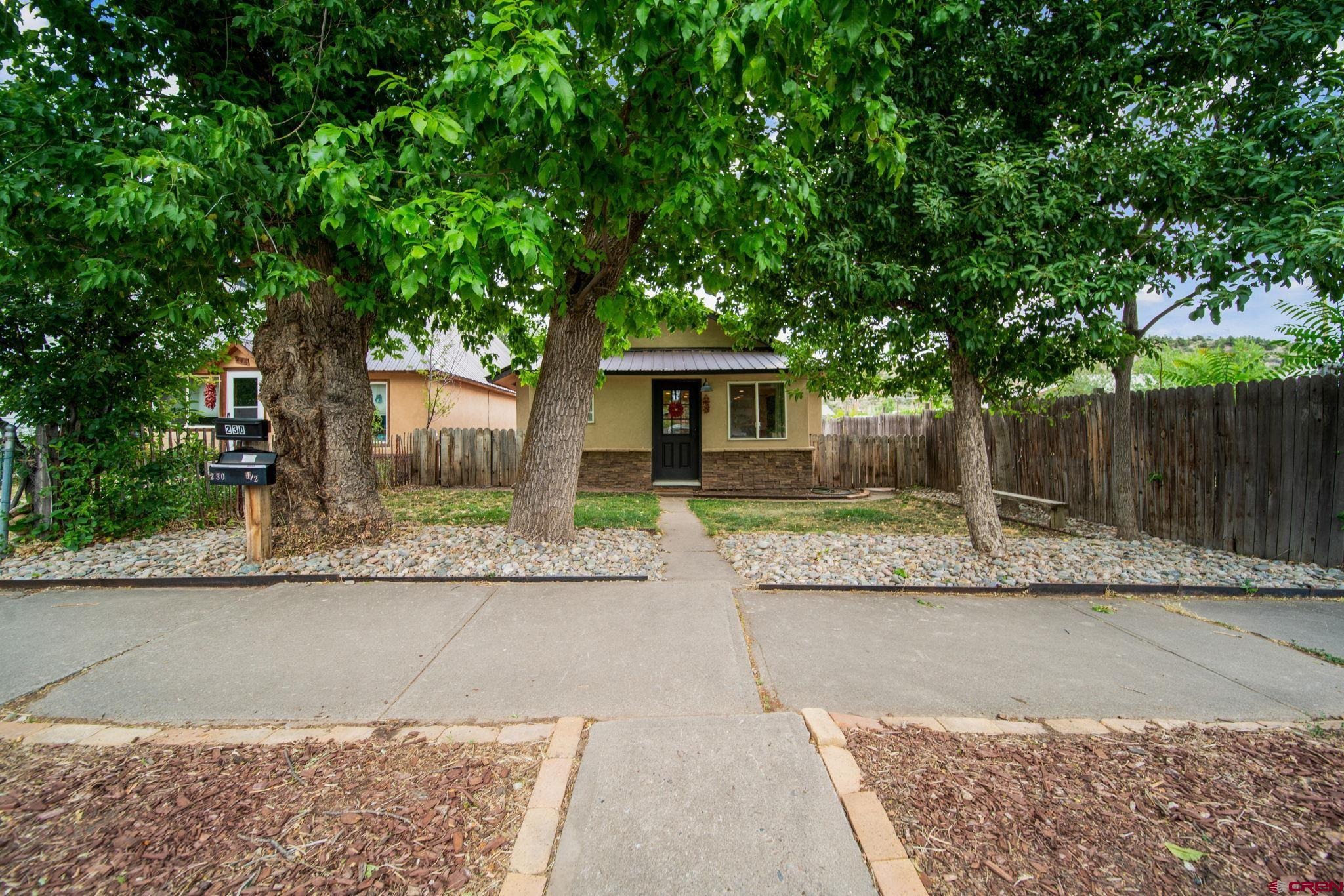230 E 6th