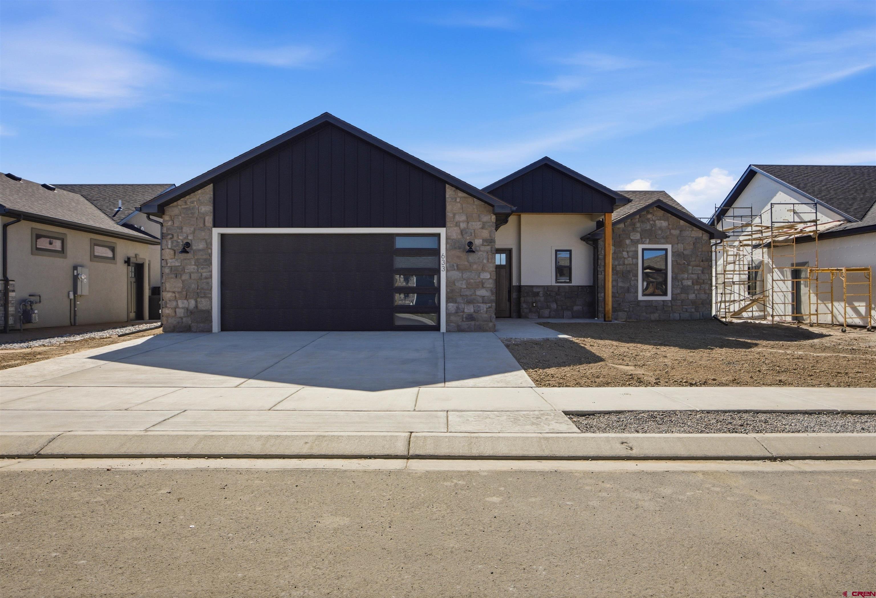 633 Alta Lakes