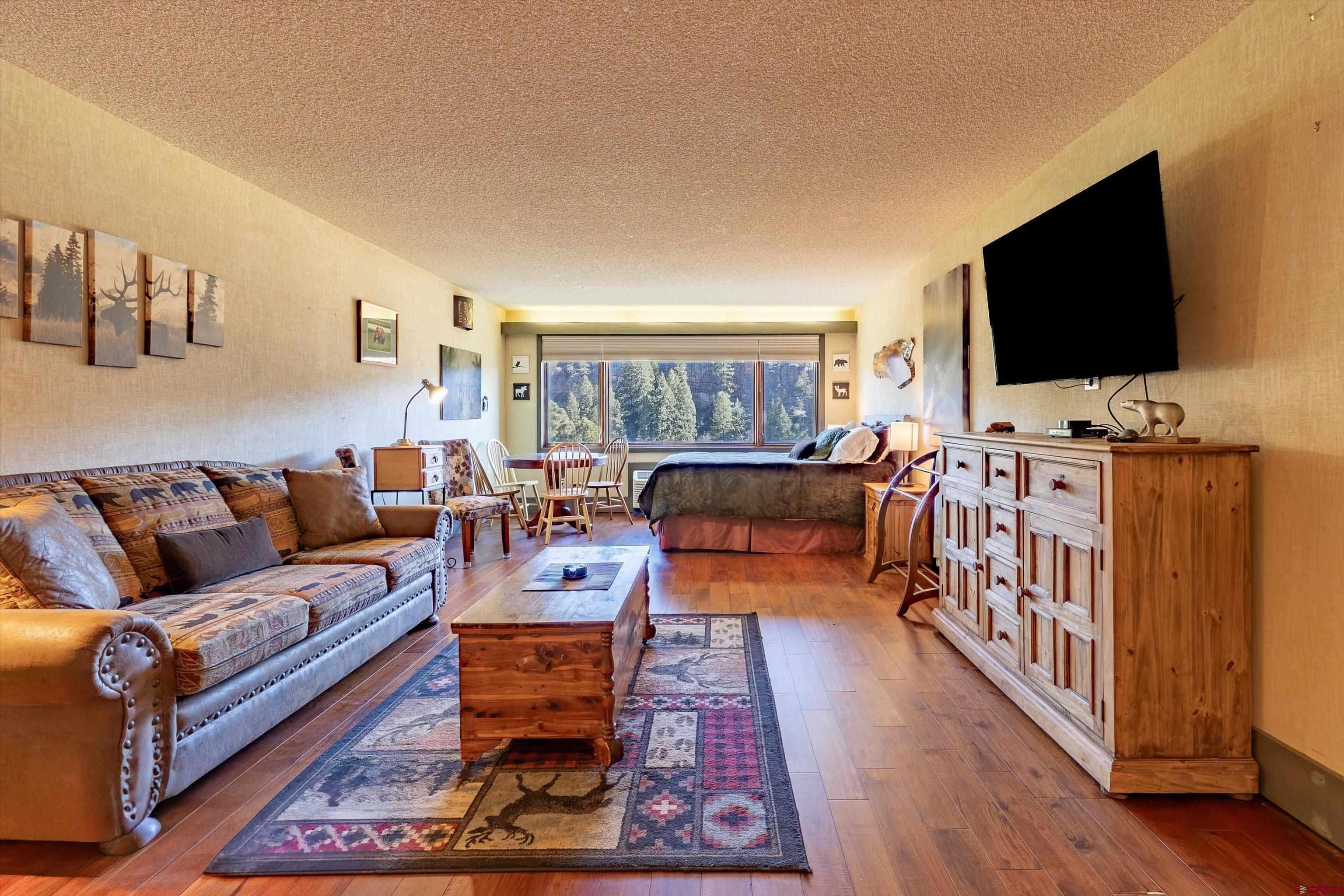 314 N Tamarron Dr