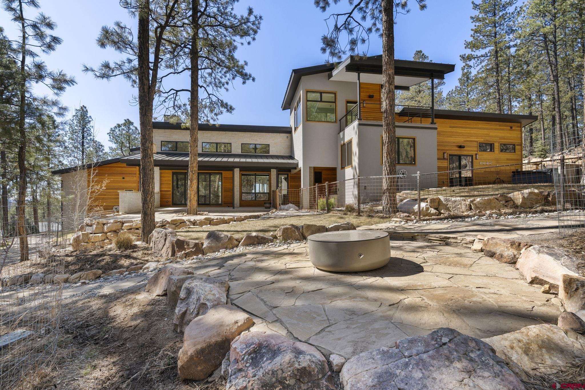 884 Edgemont Highlands