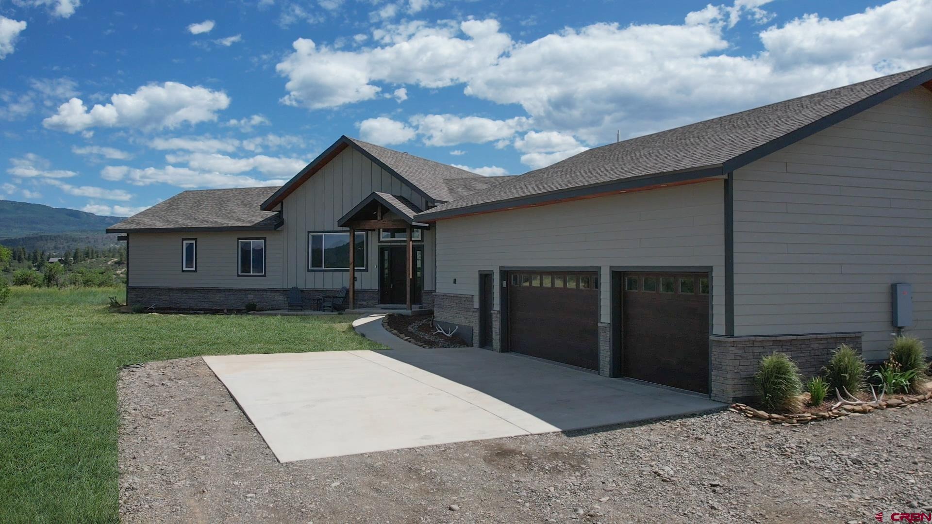767 Henry's Lake