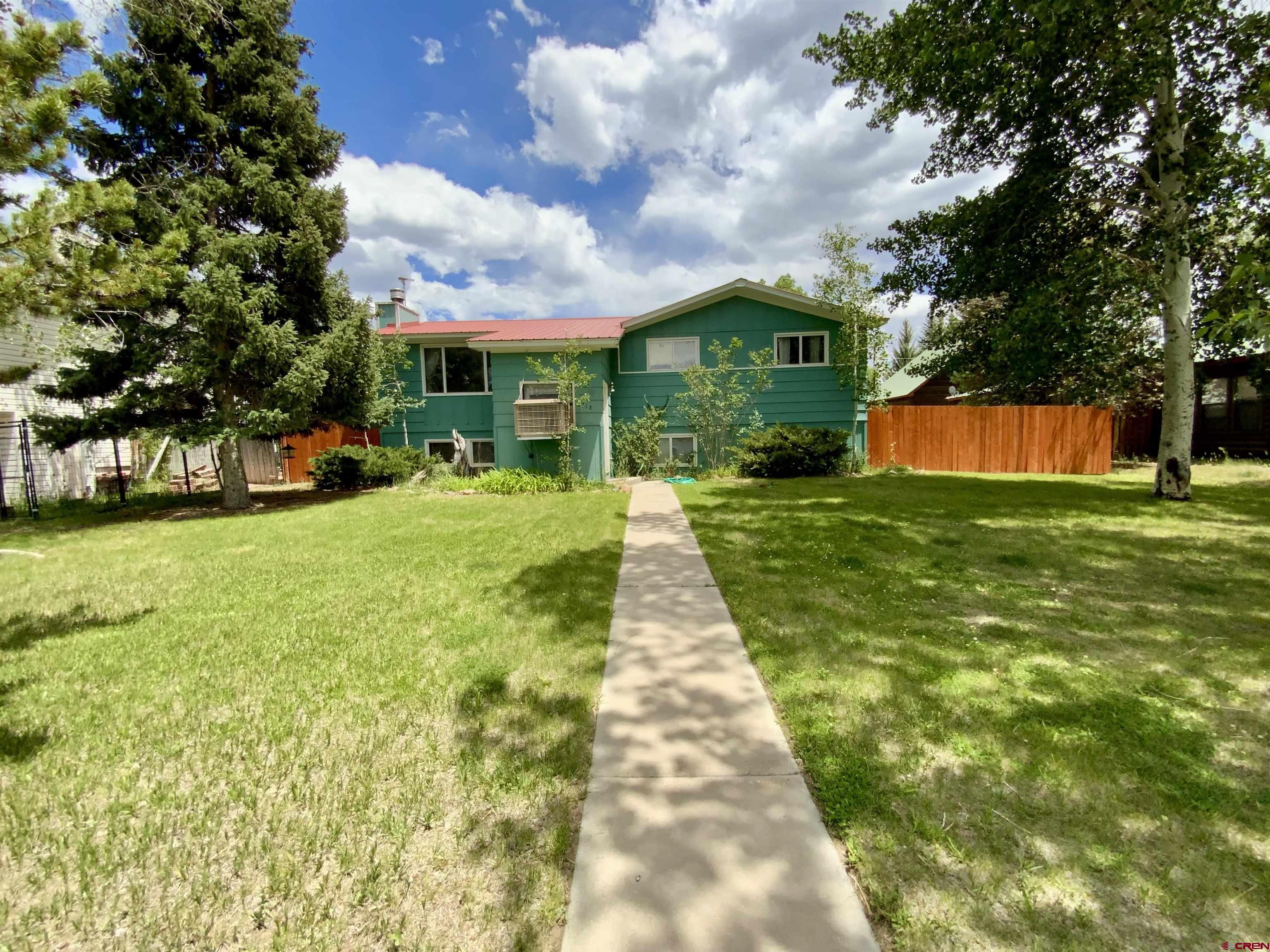 718 N Pine