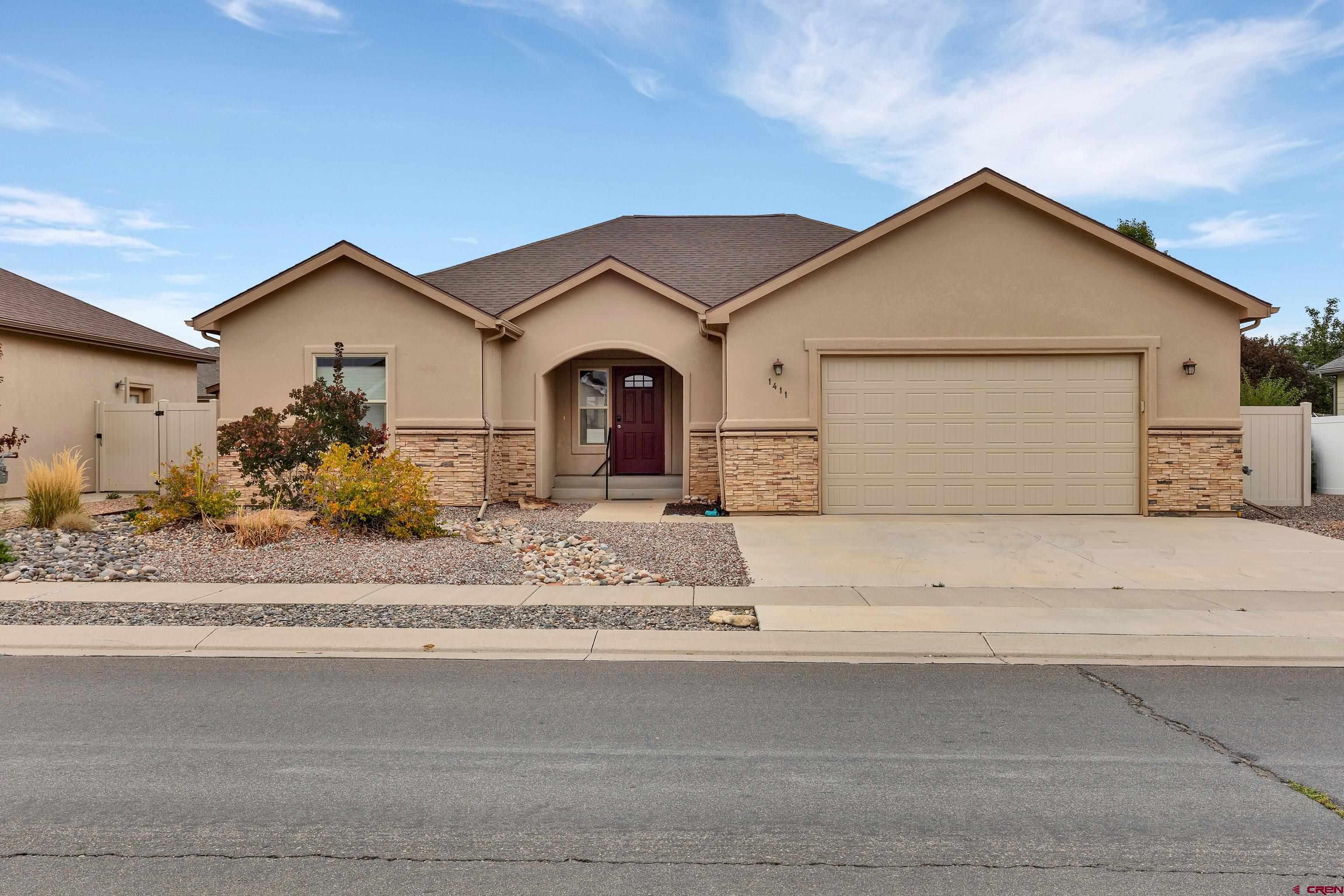 1411 Blue Lake