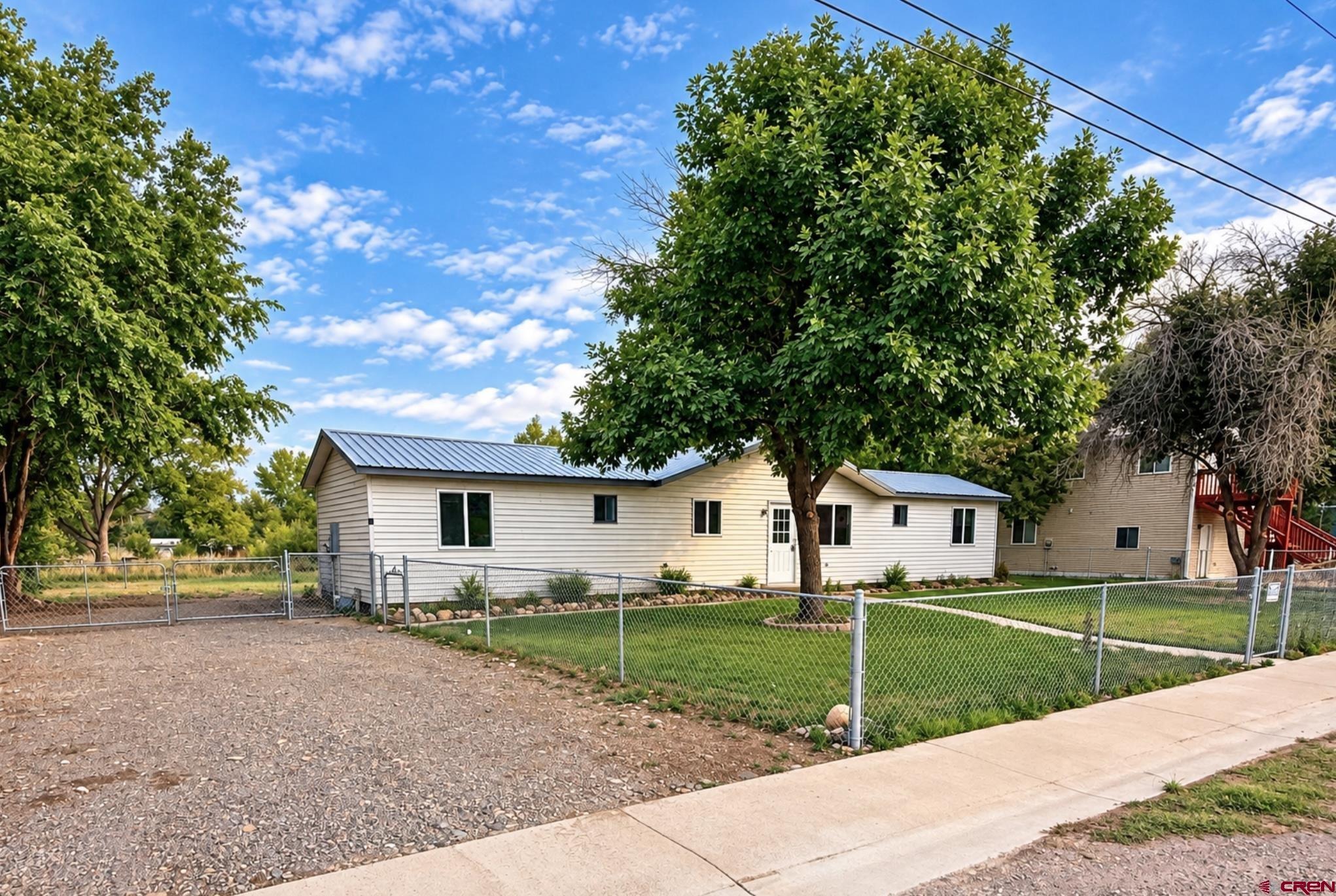 420 S Coffman