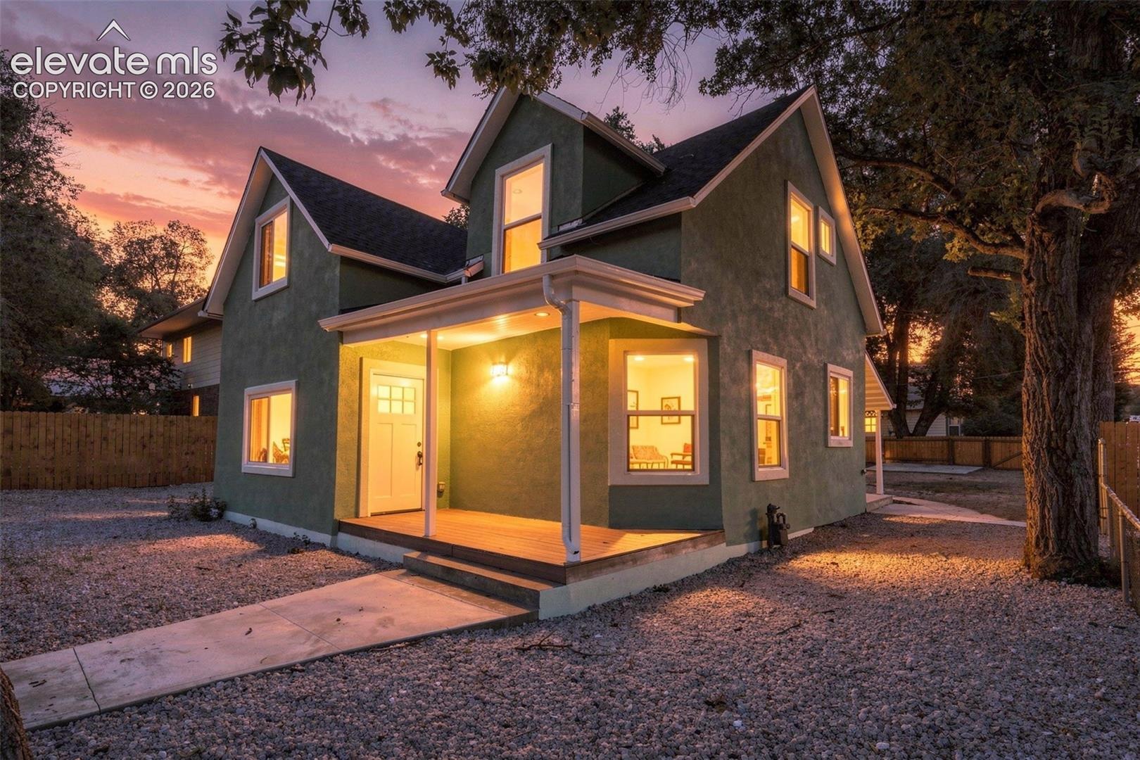 2402 W Uintah Street