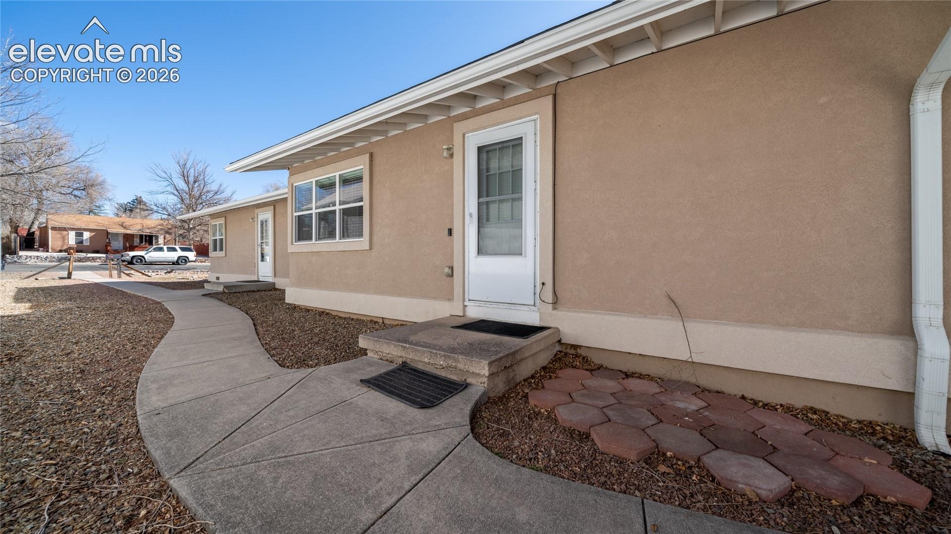 1827 W Kiowa Street