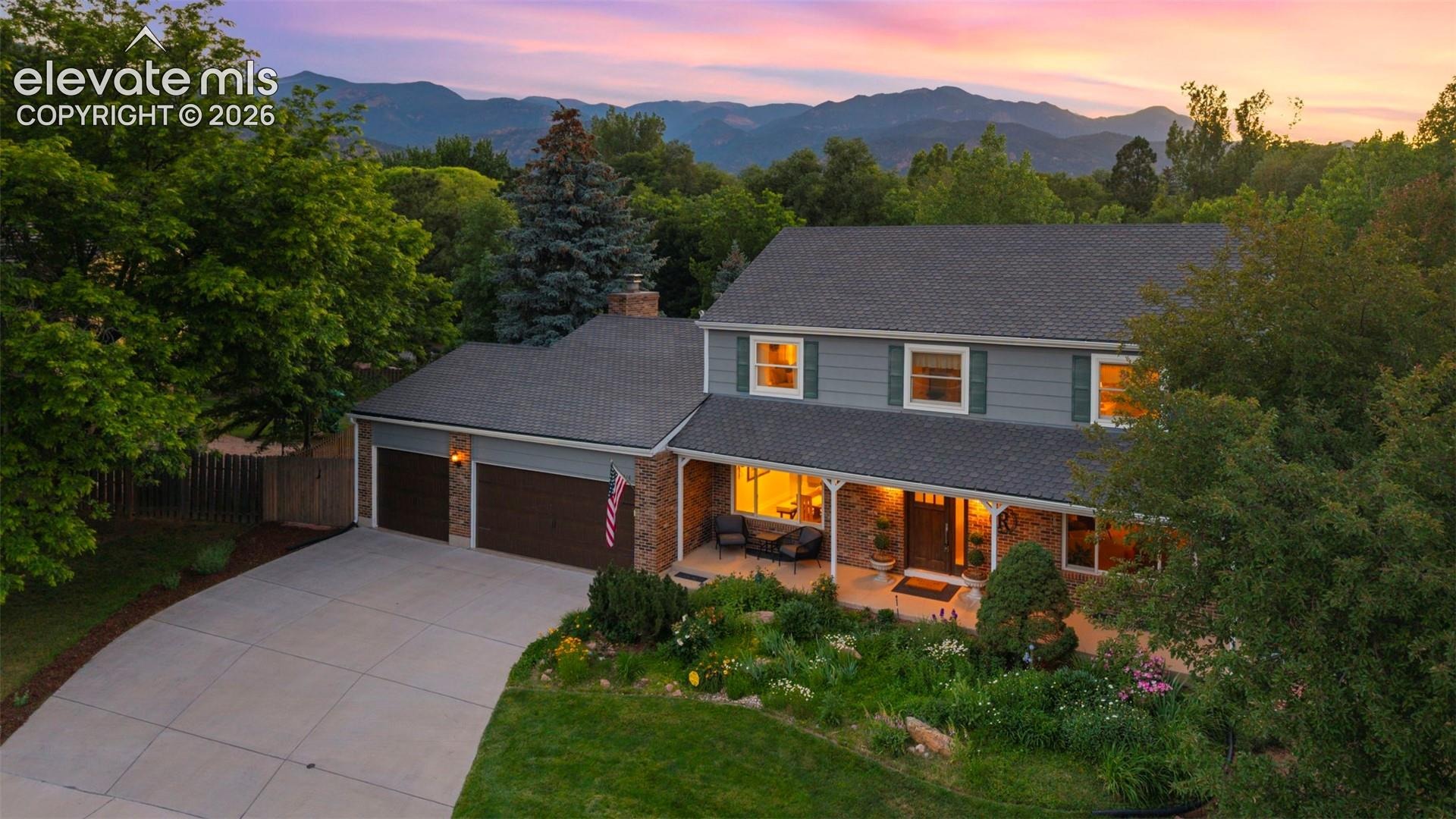 216 W Cheyenne Mountain Boulevard