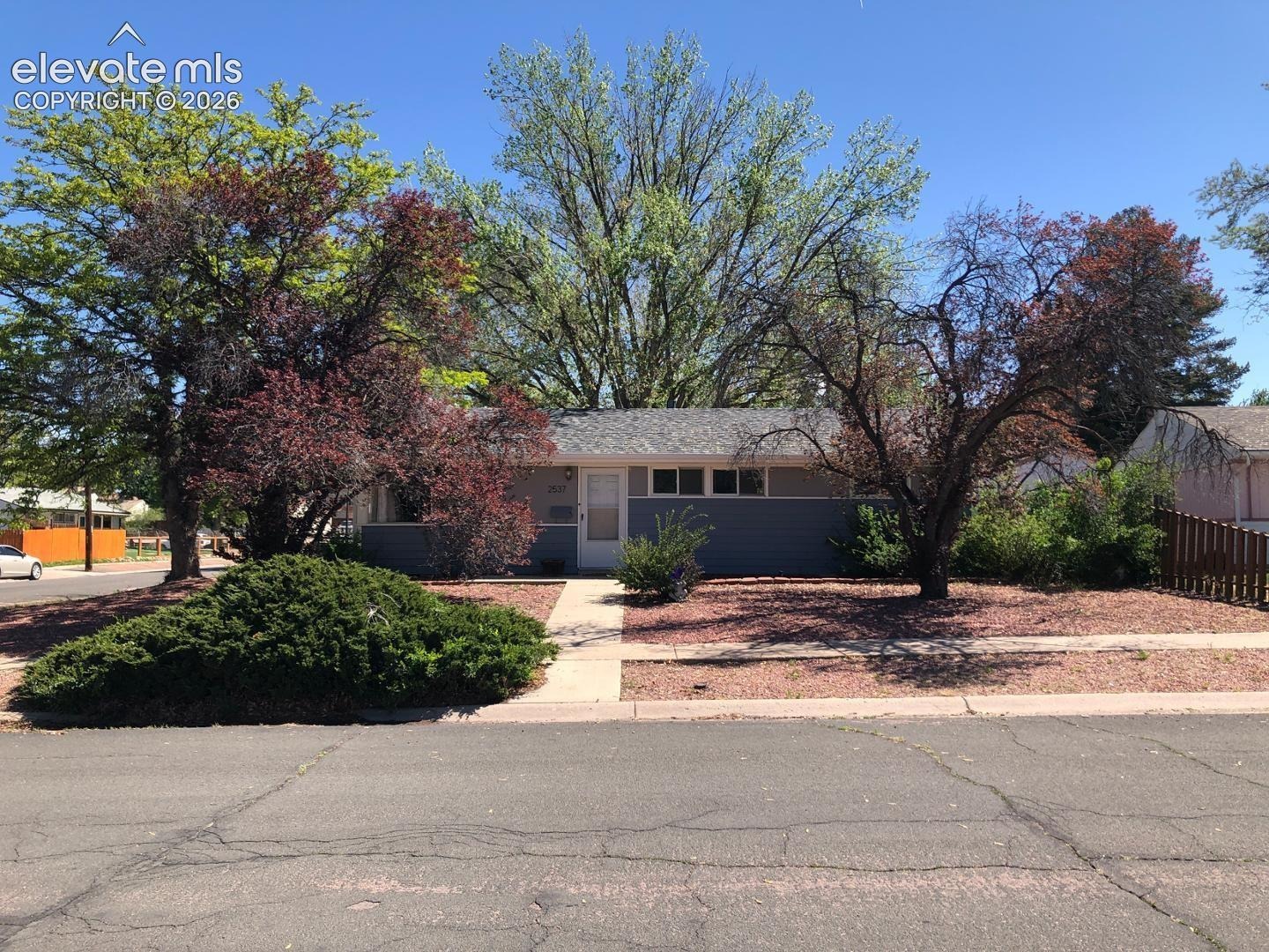 2537 Meadowlark Lane
