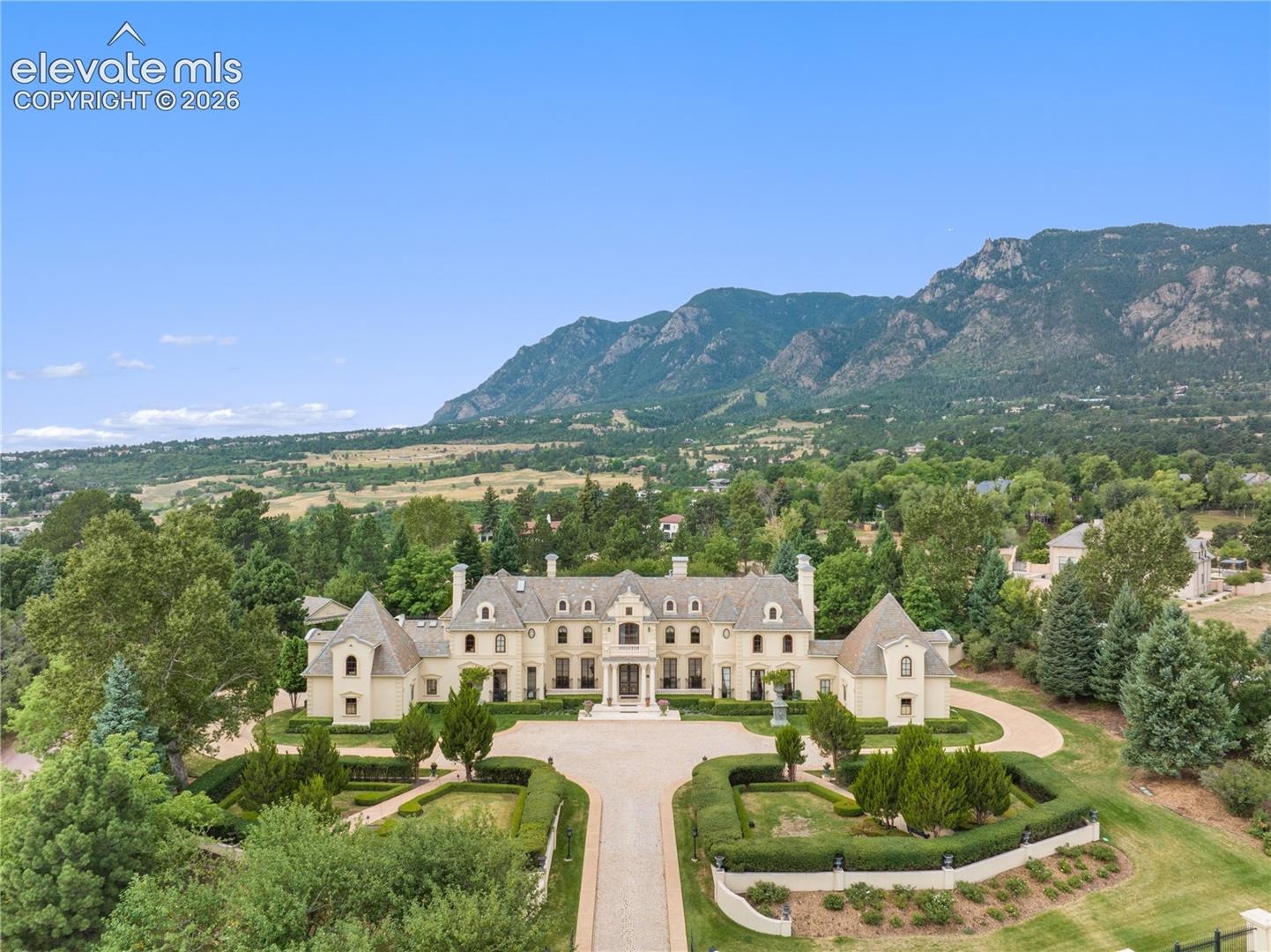 3590 Maison View