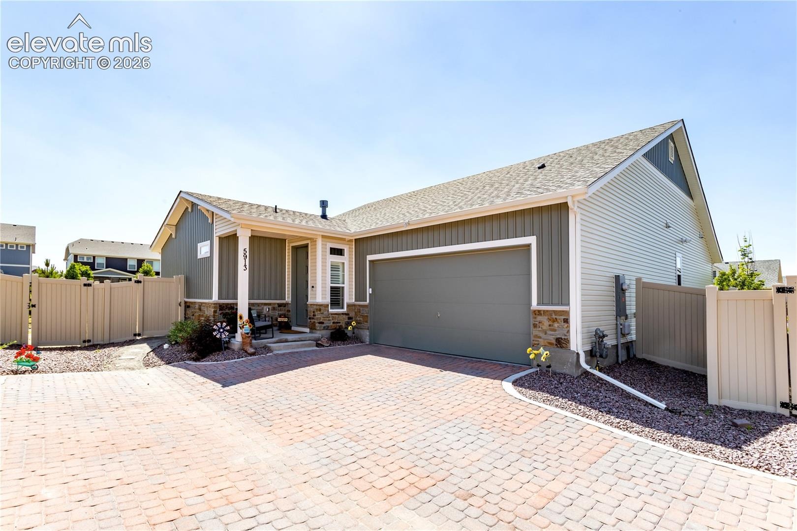 5913 Haster Grove