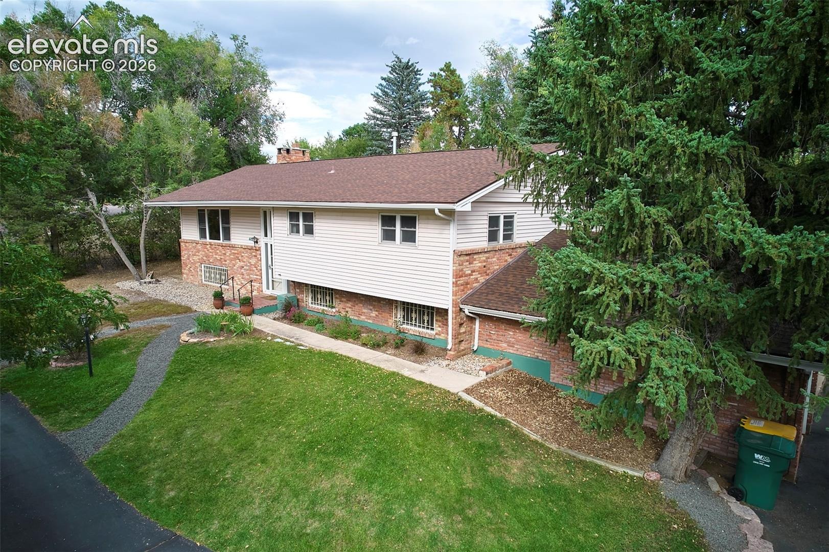 6827 Rosewood Drive