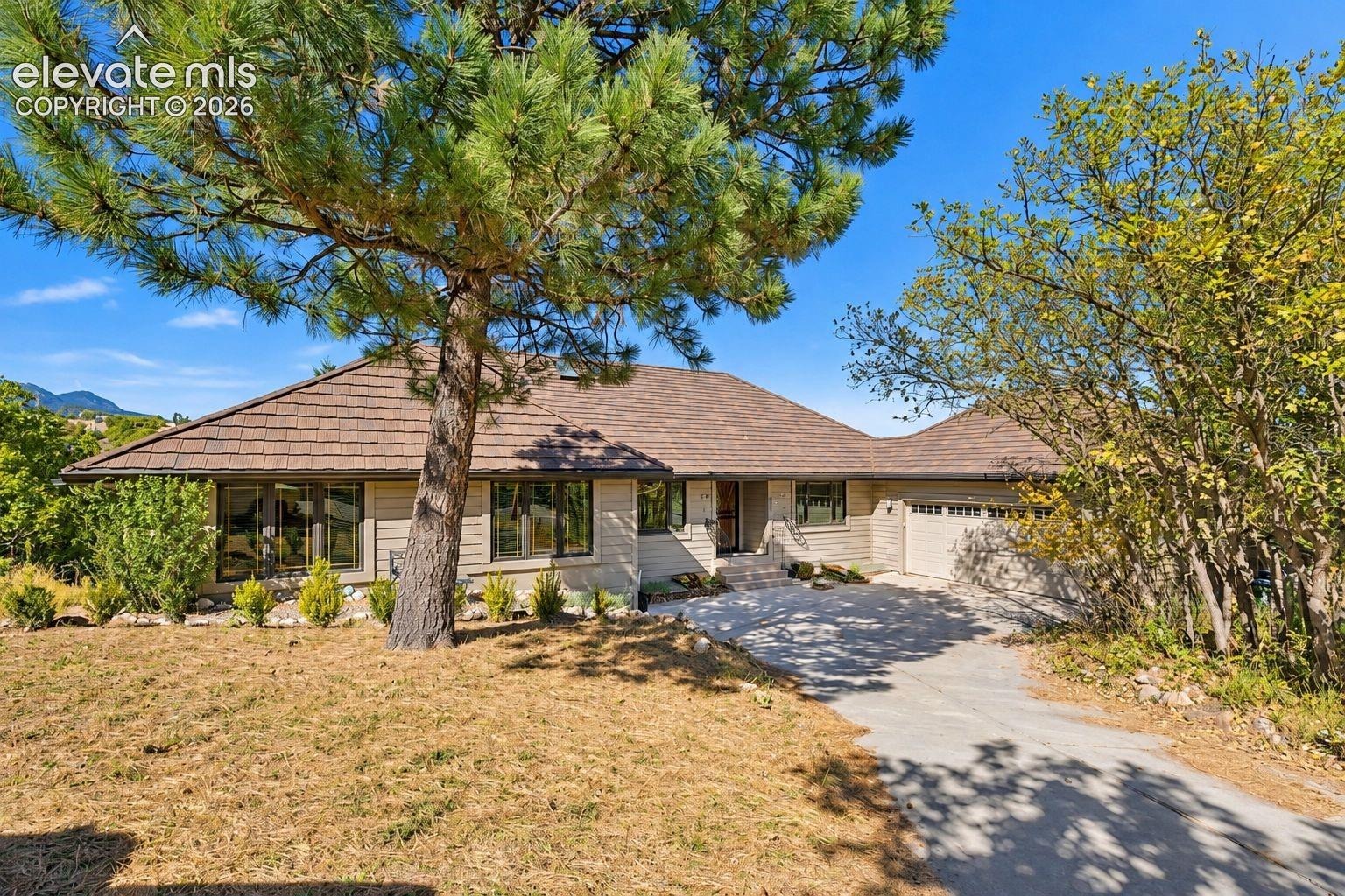 360 Thames Drive