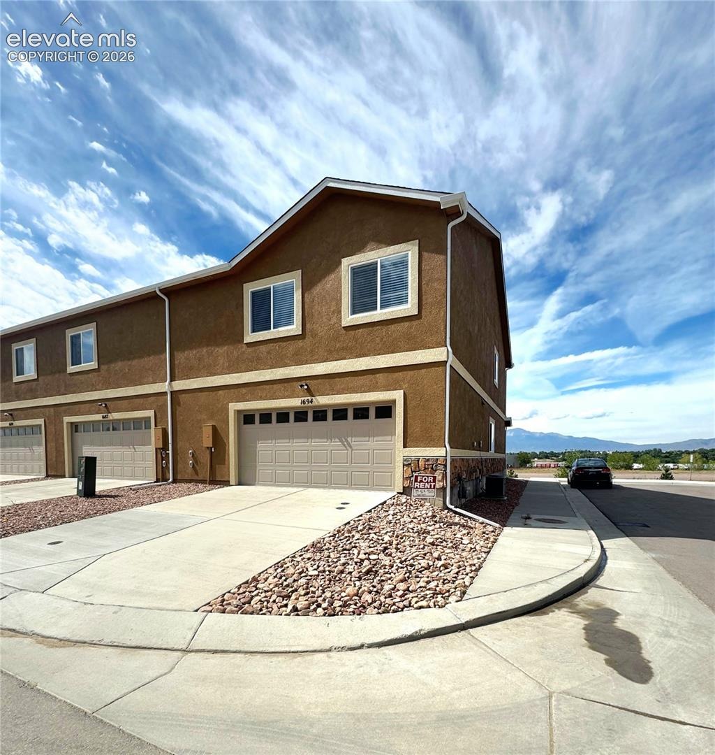 1694 Sandtoft Heights