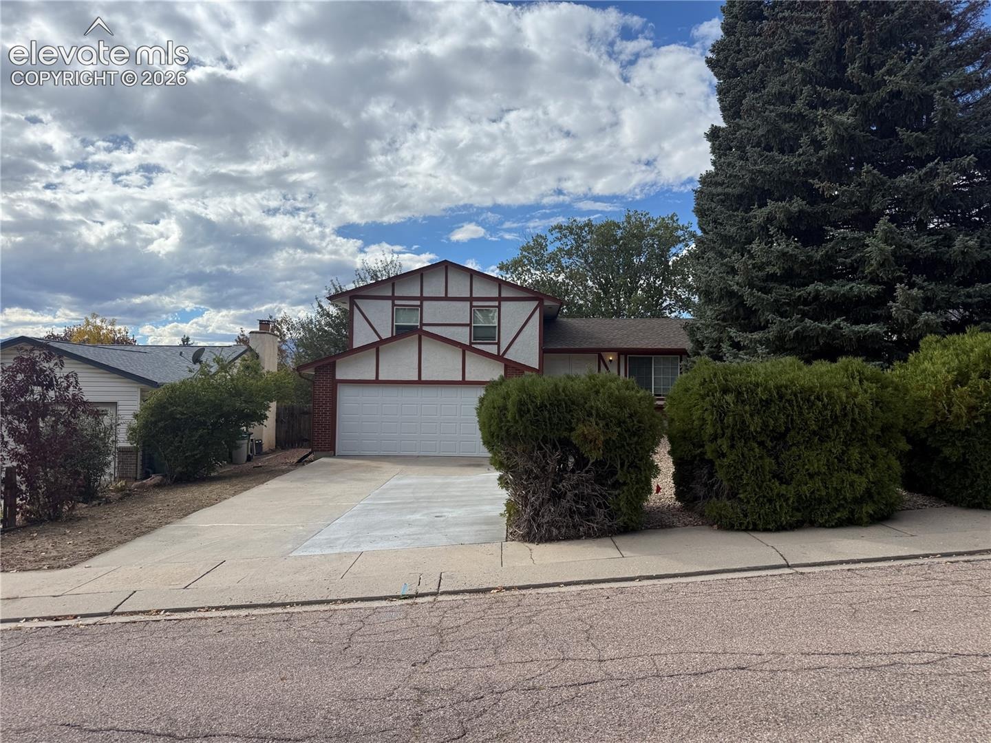 4920 Molly Pond Court
