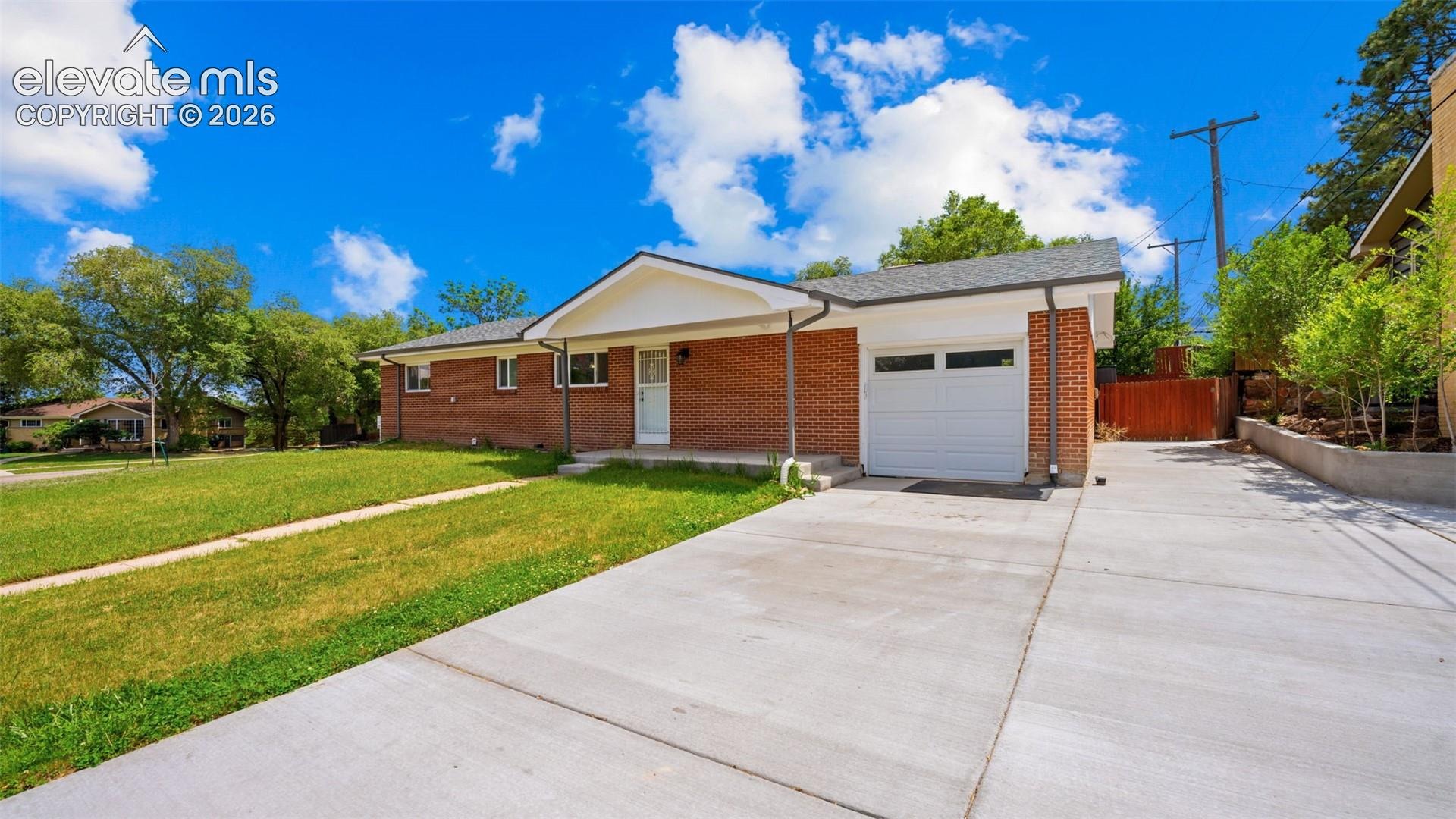 1001 Parkview Boulevard