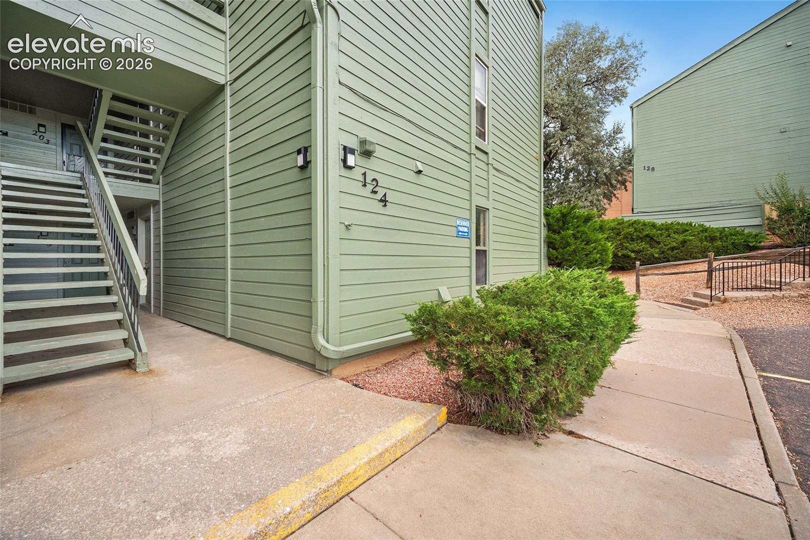 124 W Rockrimmon Boulevard