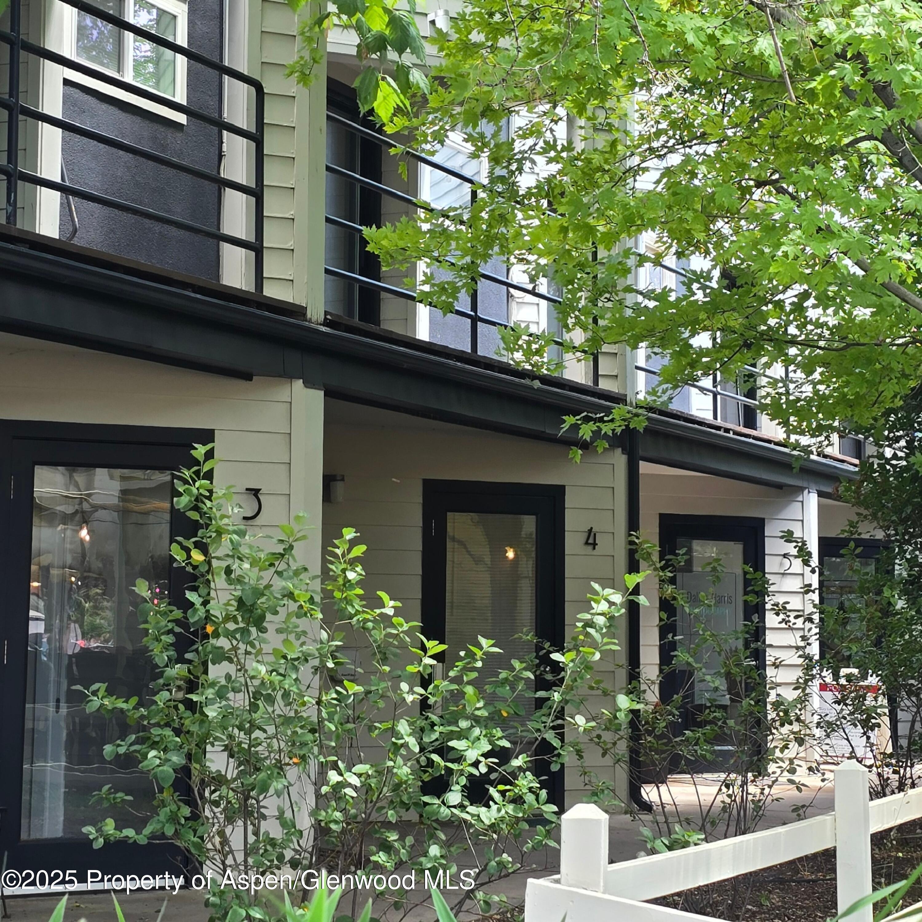 175 Midland Avenue 4