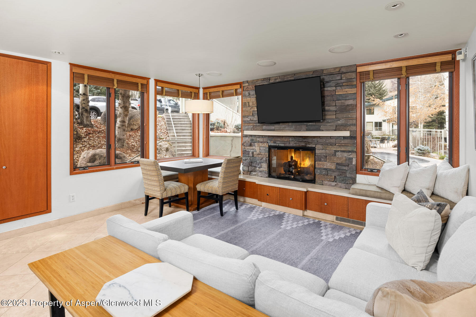 135 Carriage Way 26