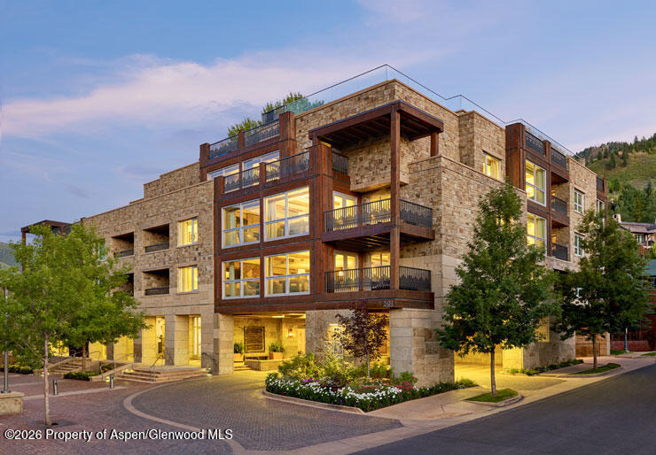 501 E Dean Street F410