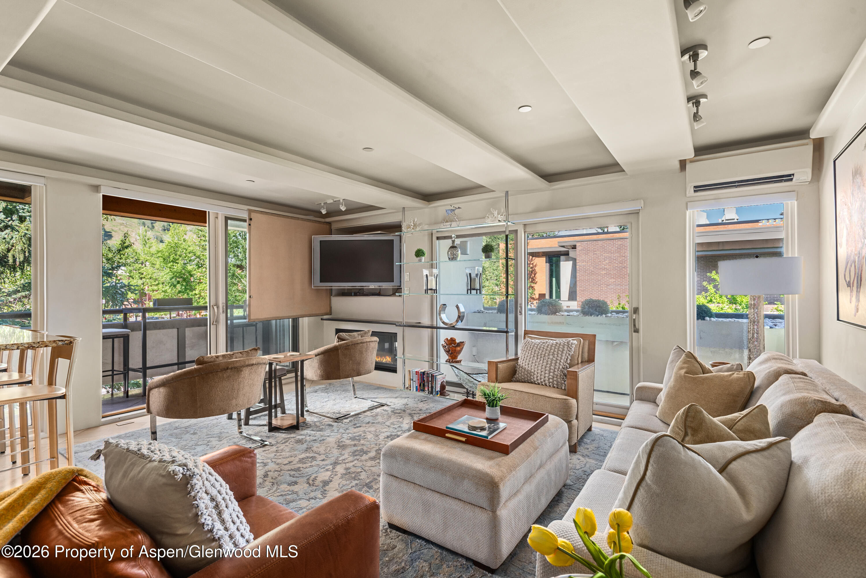 600 E Main Street 301