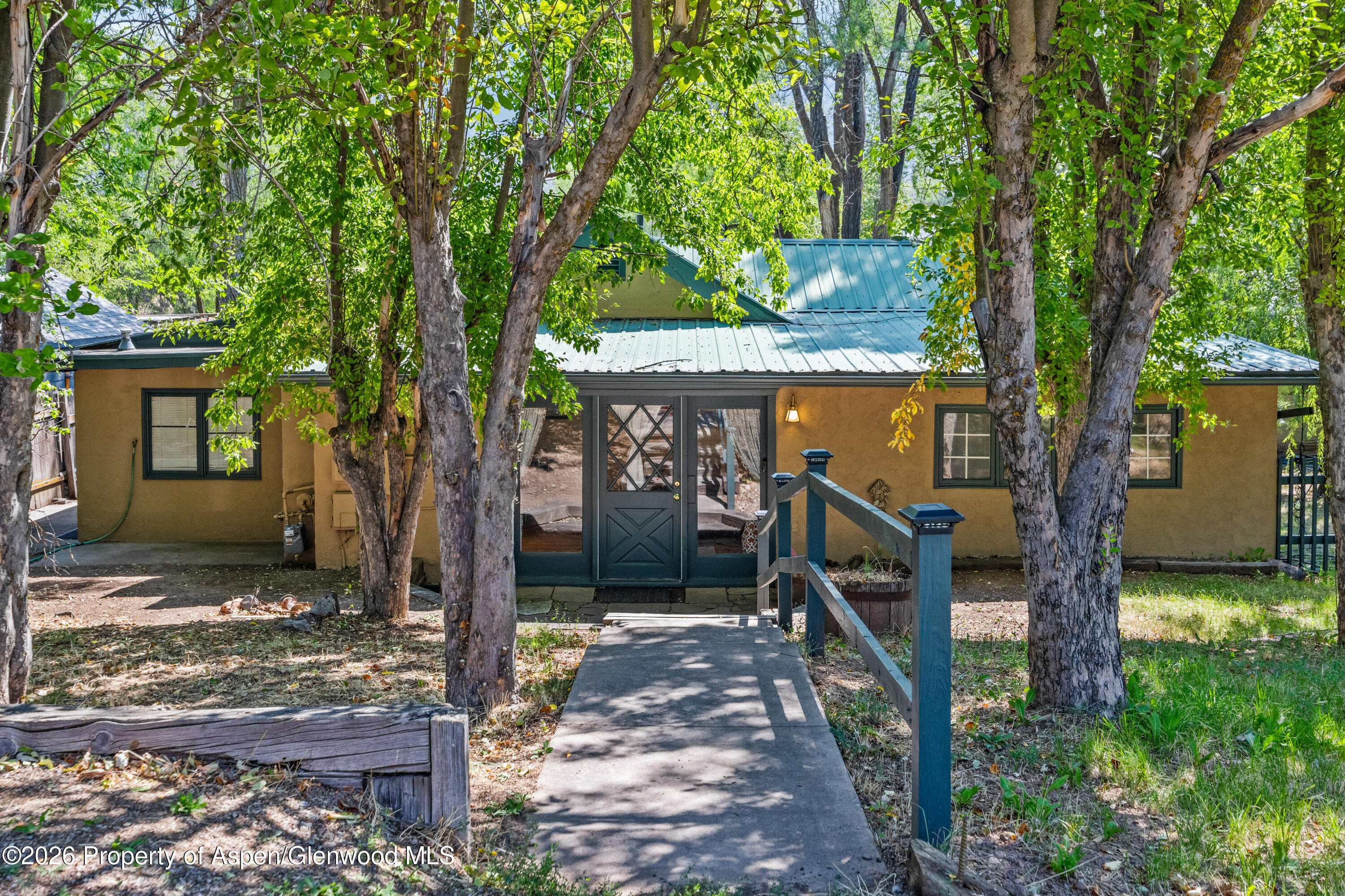 710 Cowdin Drive