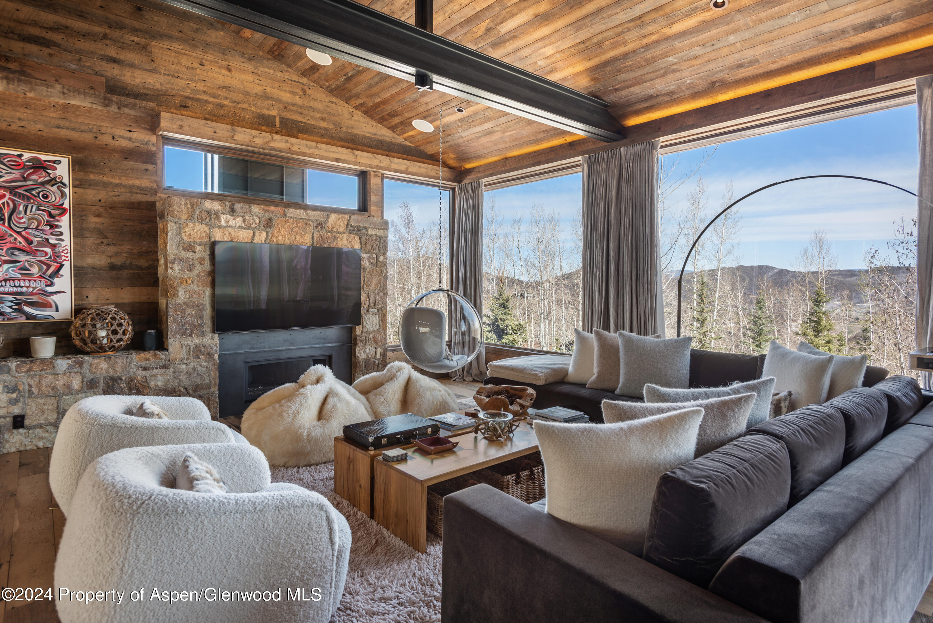 1044 Two Creeks Drive