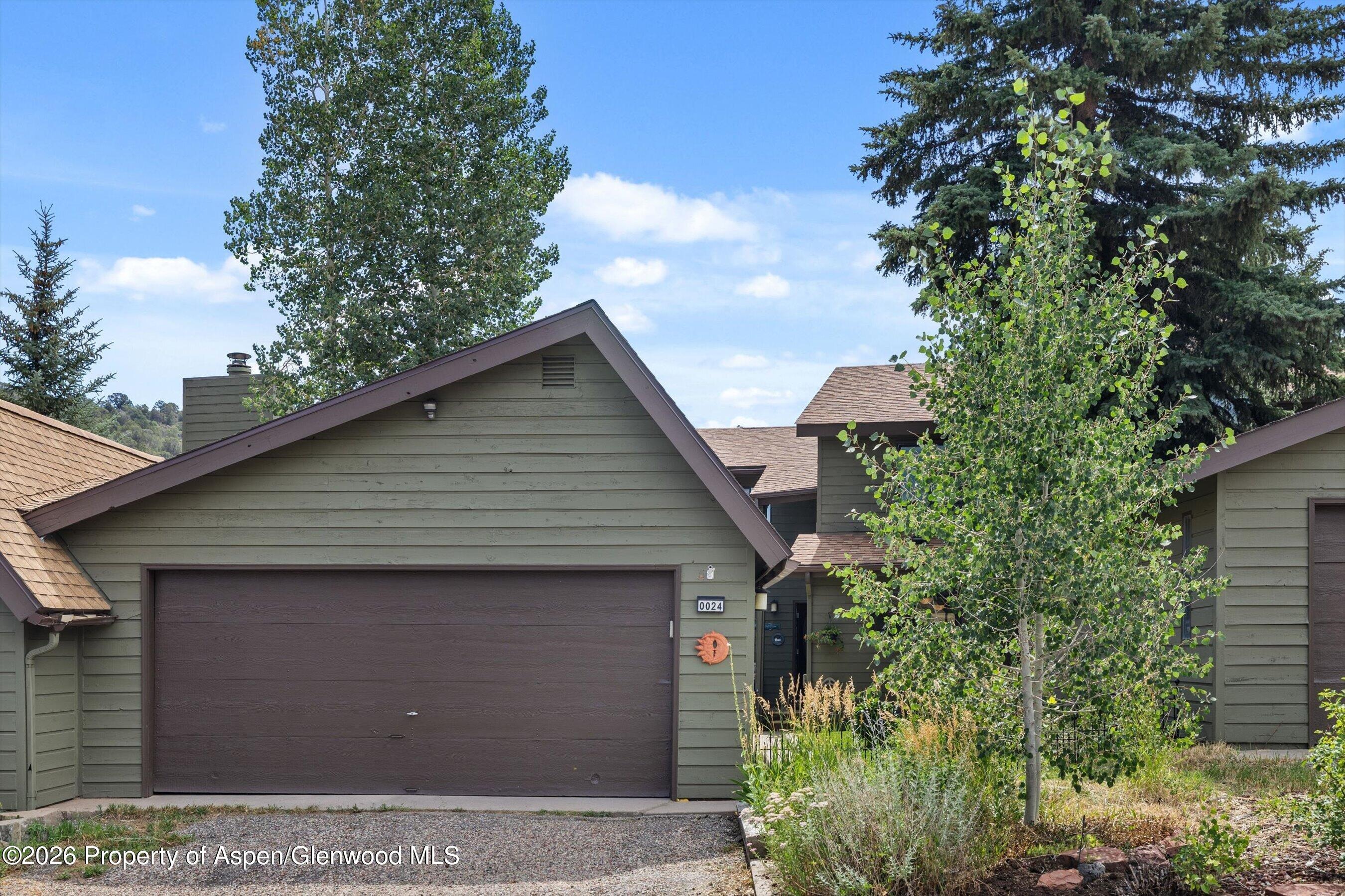 24 S Meadow View Court