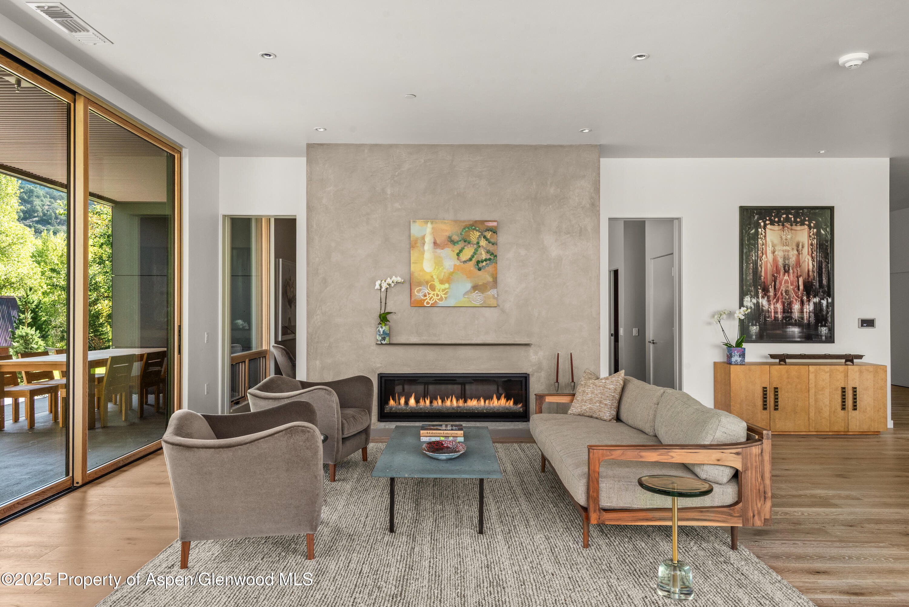 105 Willow Road 103