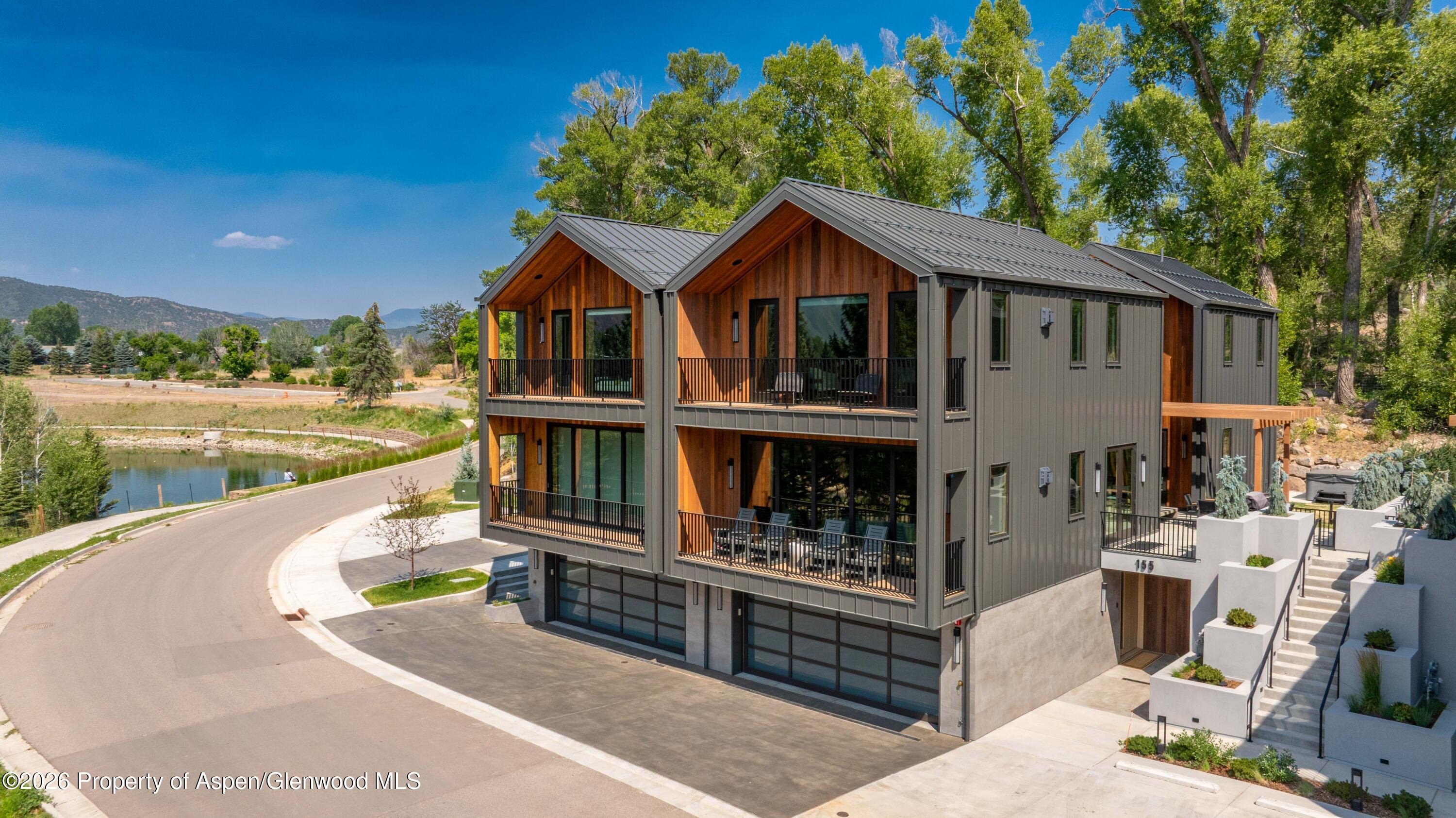 155 Lakeview Drive