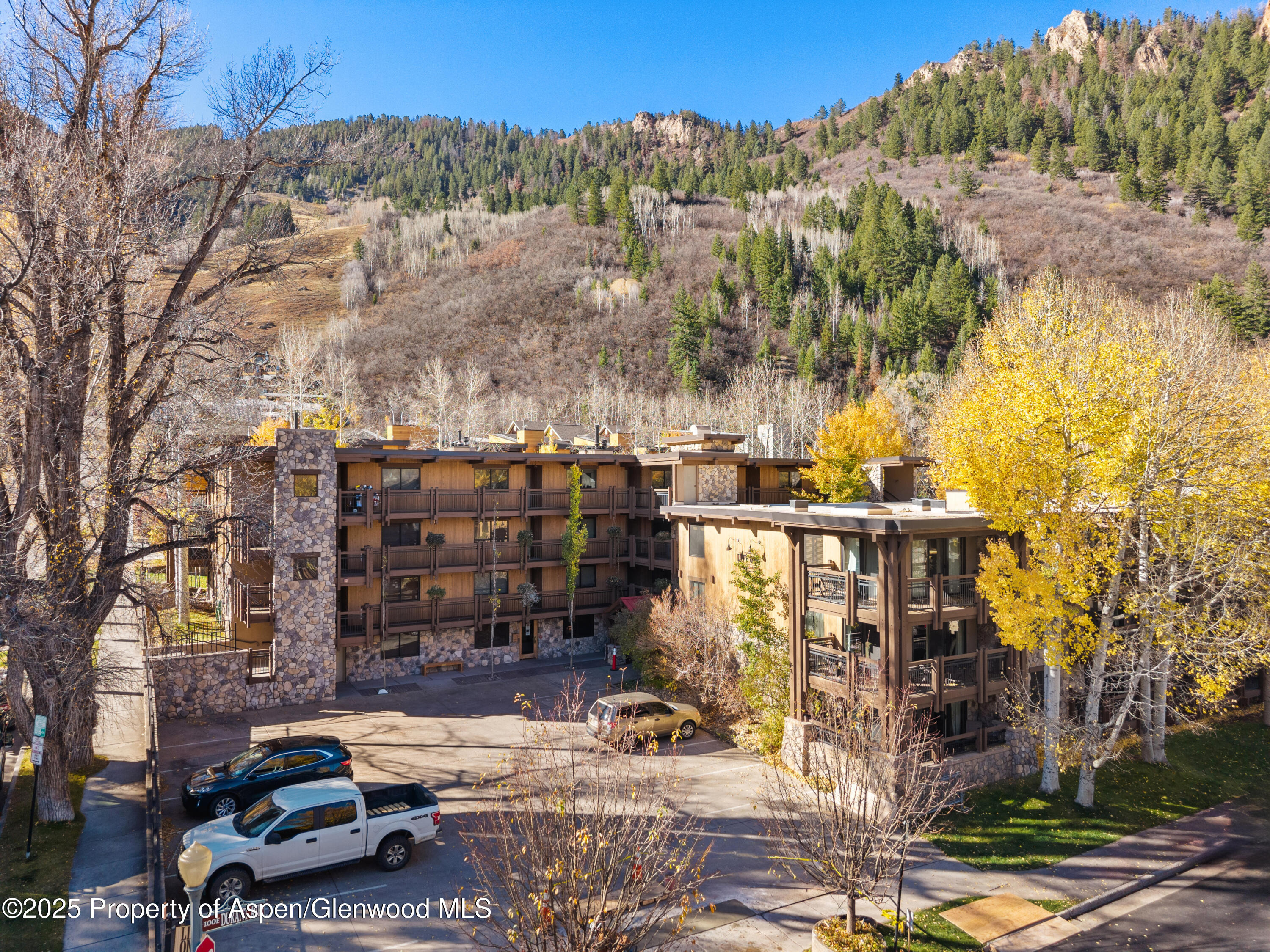131 E Durant Avenue 202