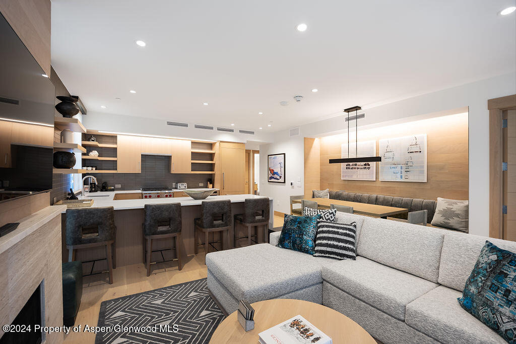 130 Wood Road 464