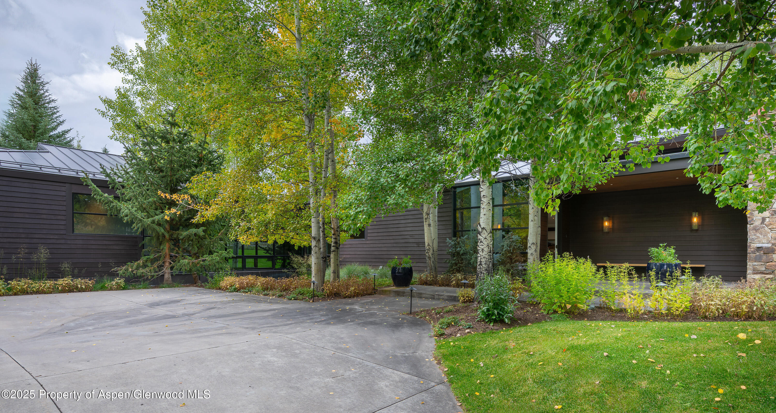 28 Maroon Drive