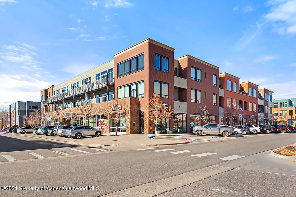 361 Robinson Street 326