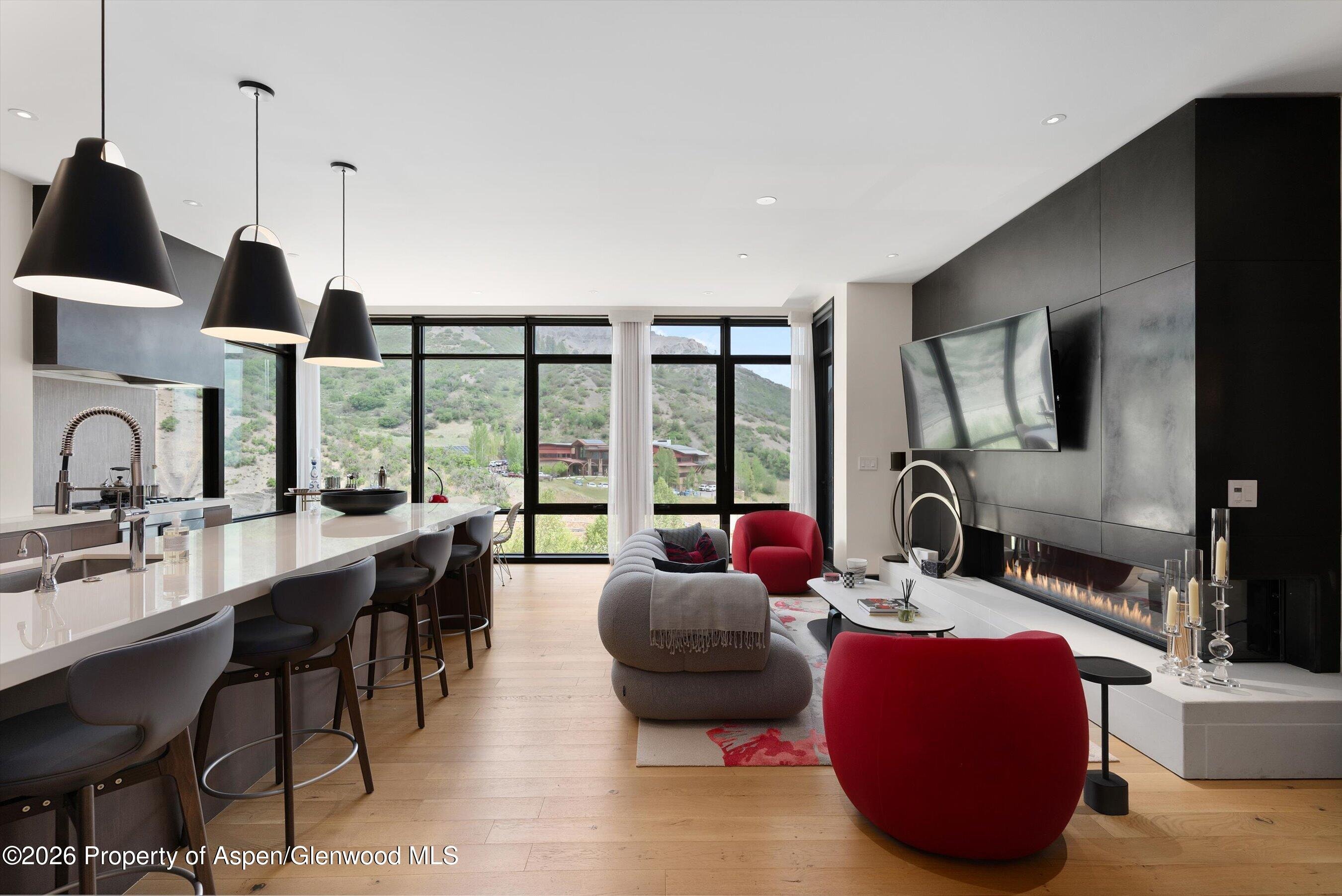 45 Wood Road 401