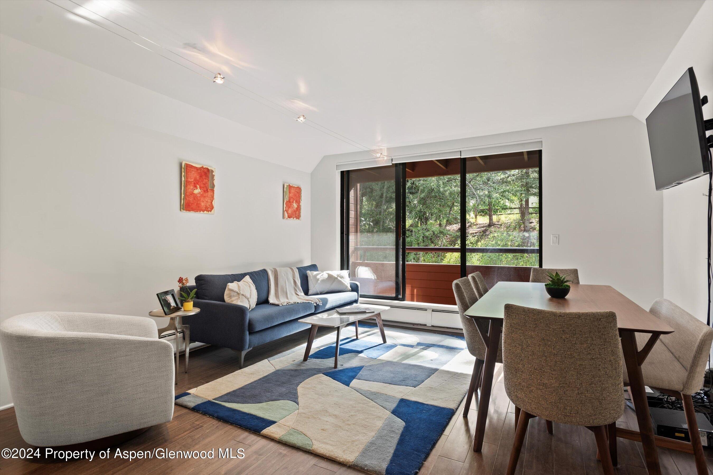 1326 Vine Street 1326