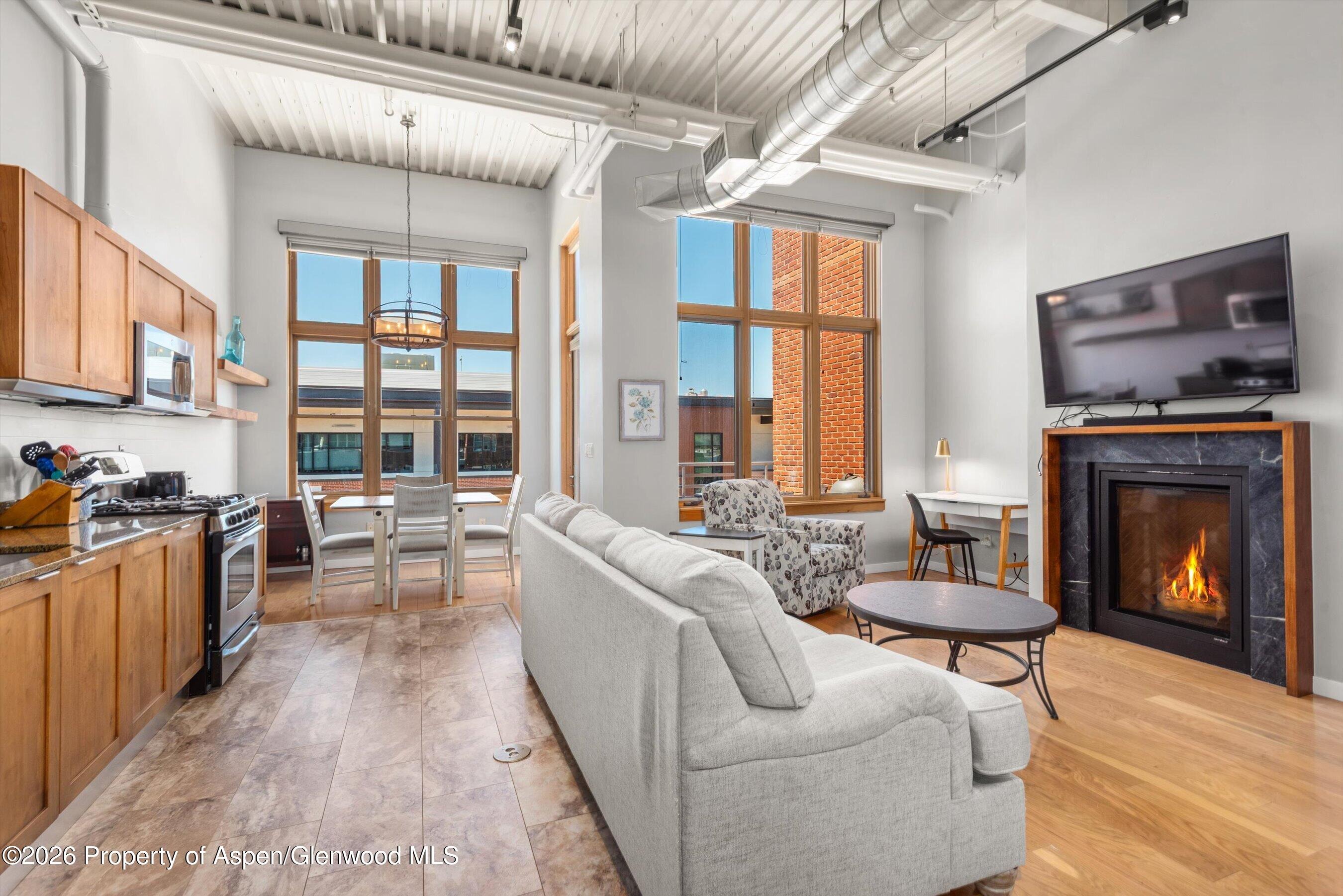 231 Robinson Street R-310