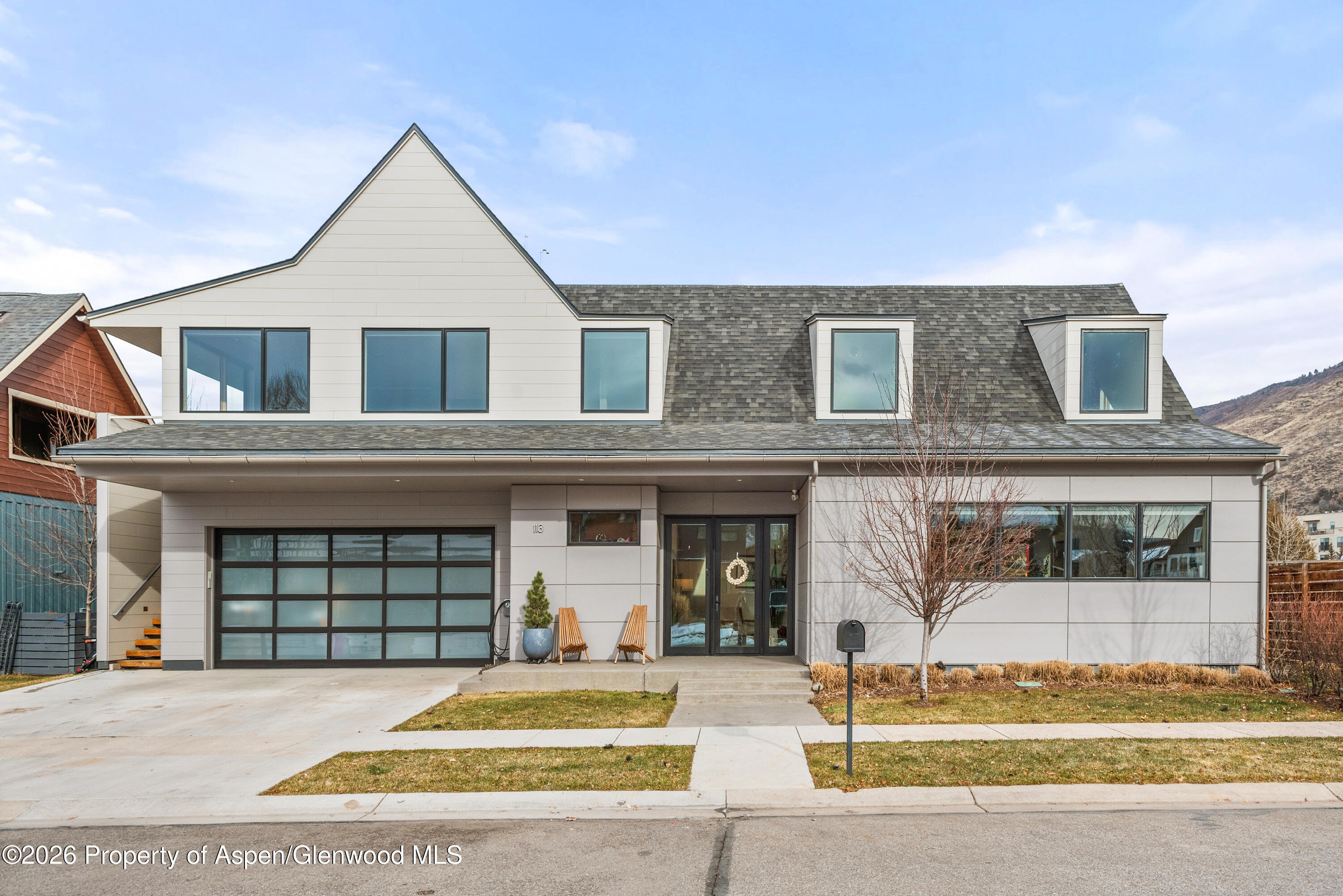 113 Valley Court