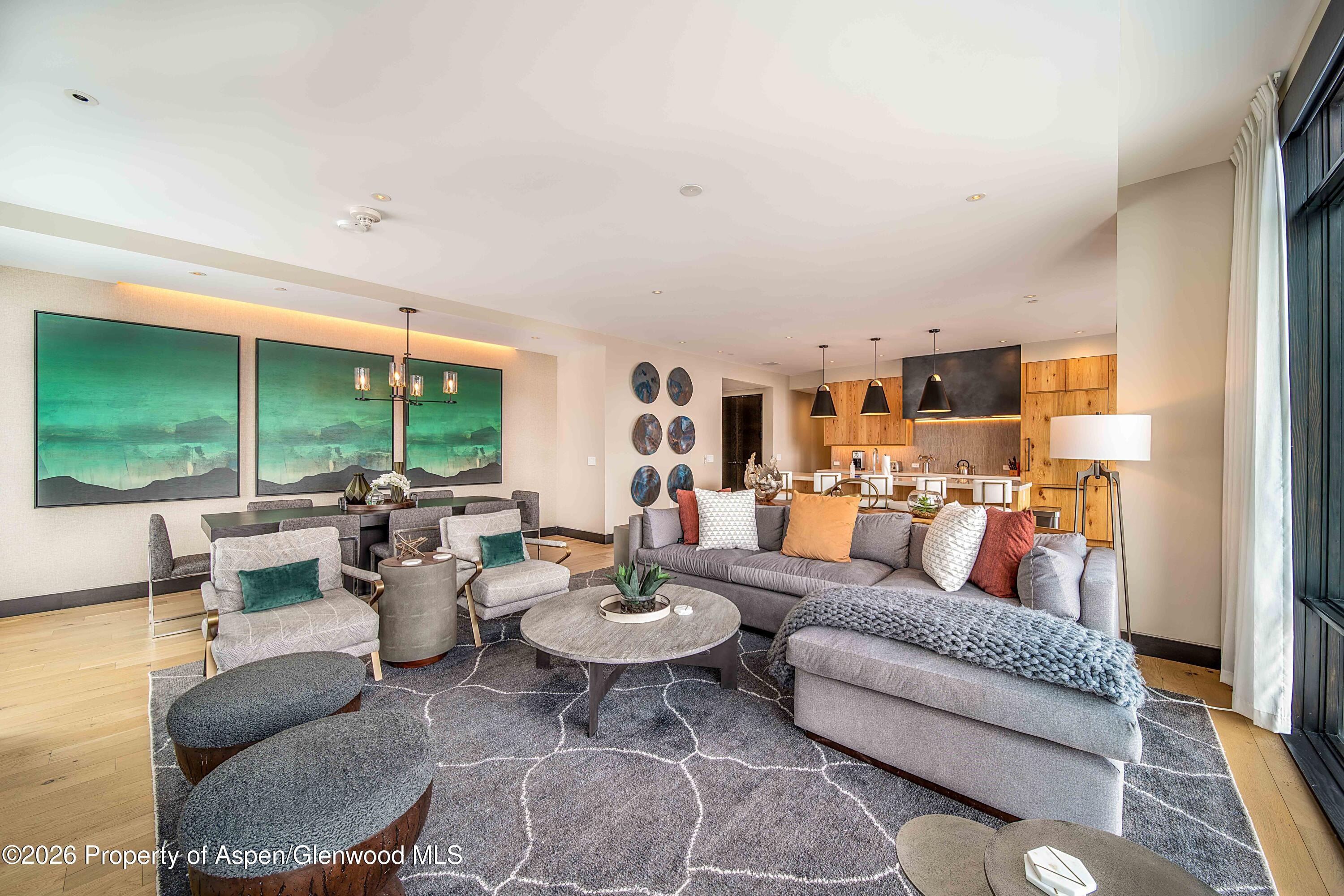 77 Wood Road 407-01